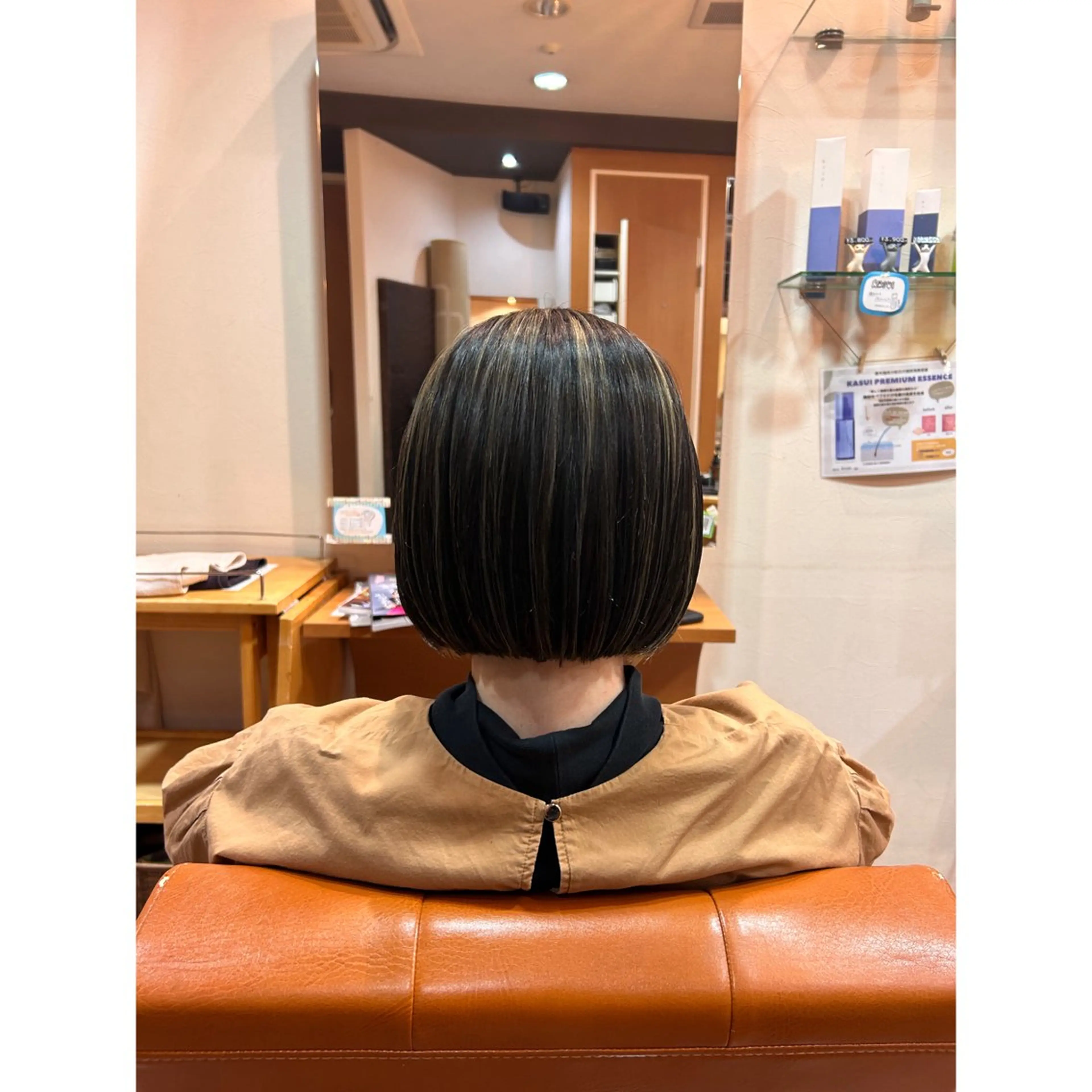 ショート ボブ ハイライト airs船橋店所属・三澤 瑠花のヘアスタイル