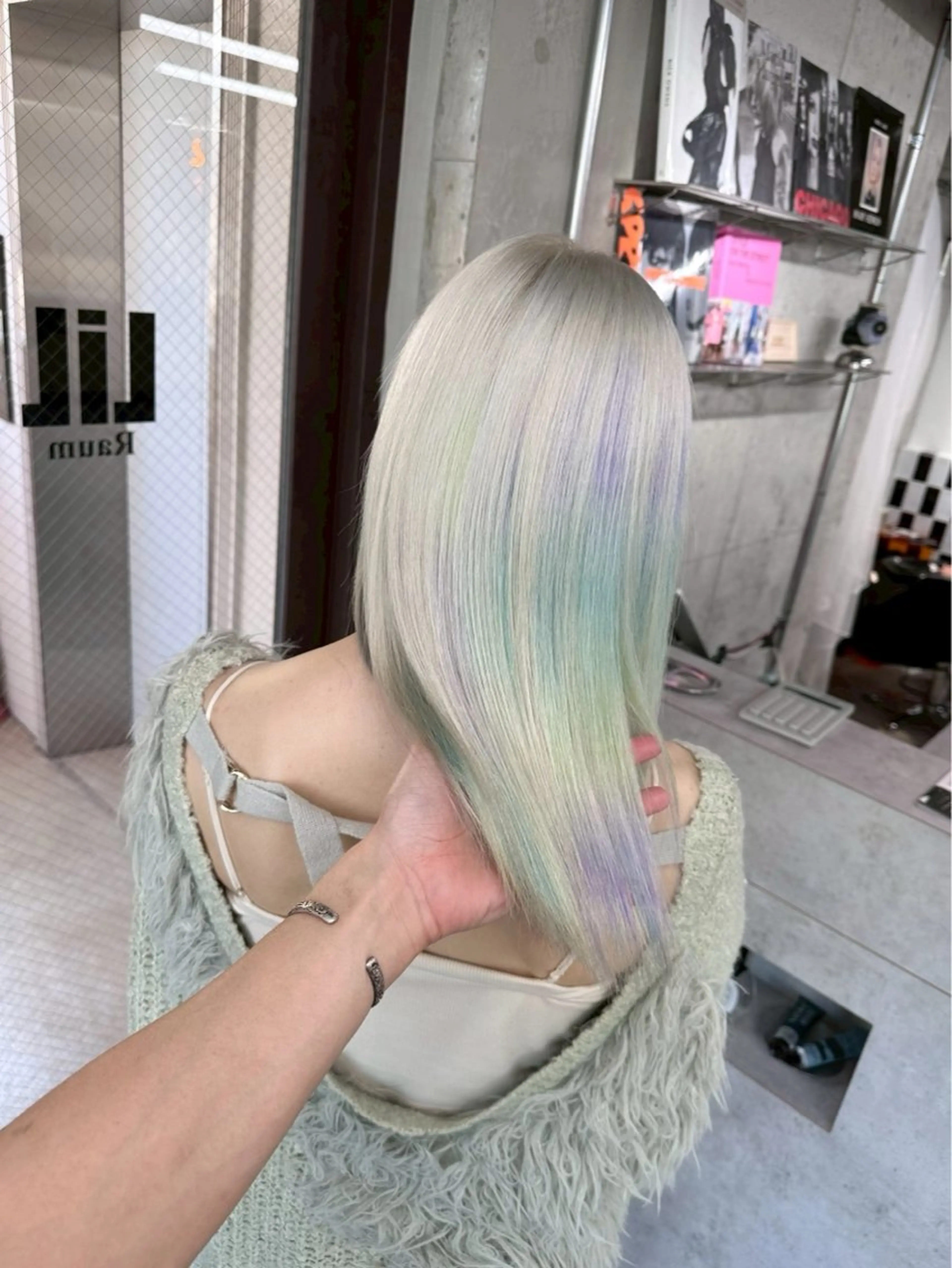 カラー フジマ ハルナのヘアスタイル
