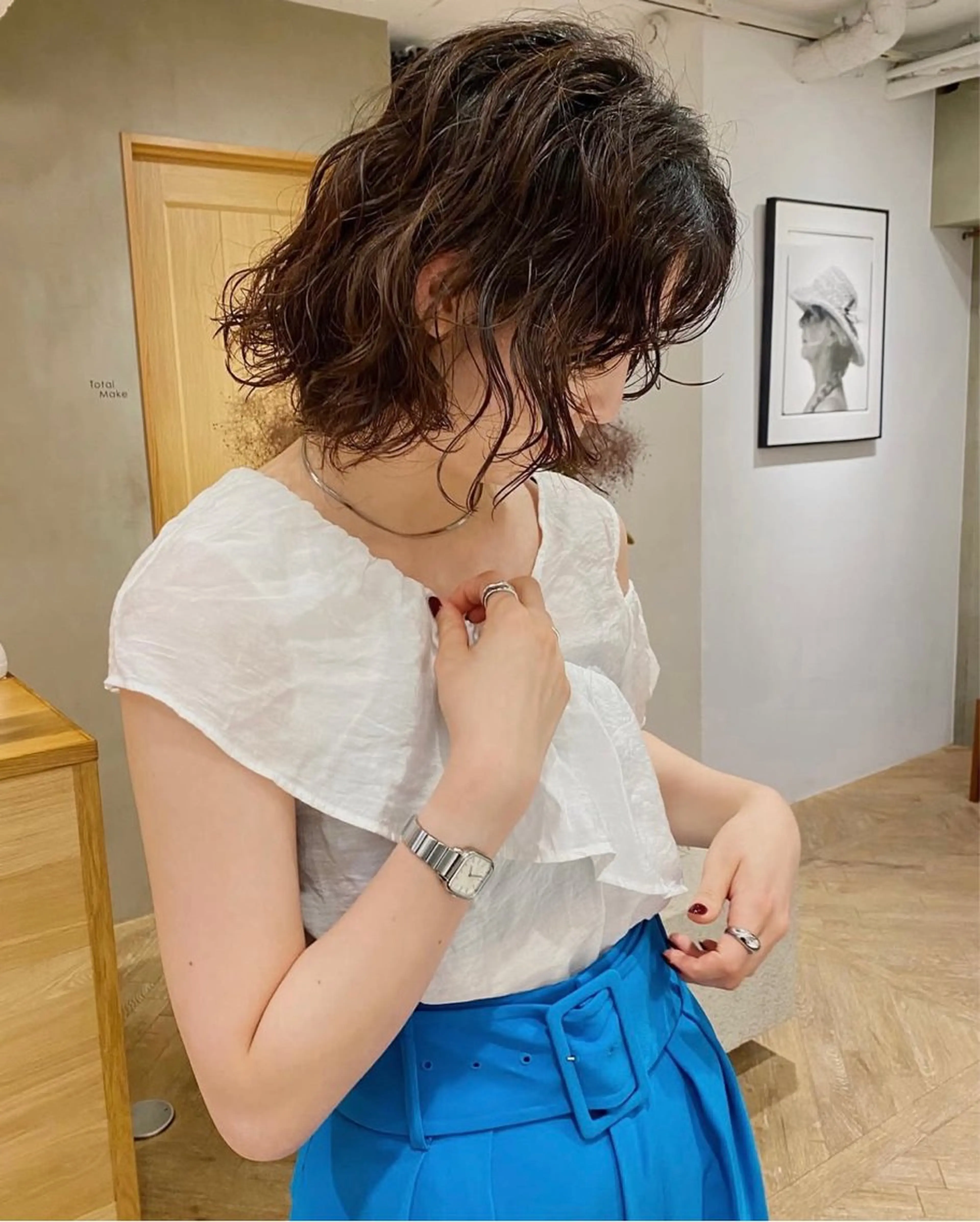 ミディアム パーマ ミディアムパーマ パーマ 高発色ブリーチ/ ハイレイヤー🪽aiのヘアスタイル