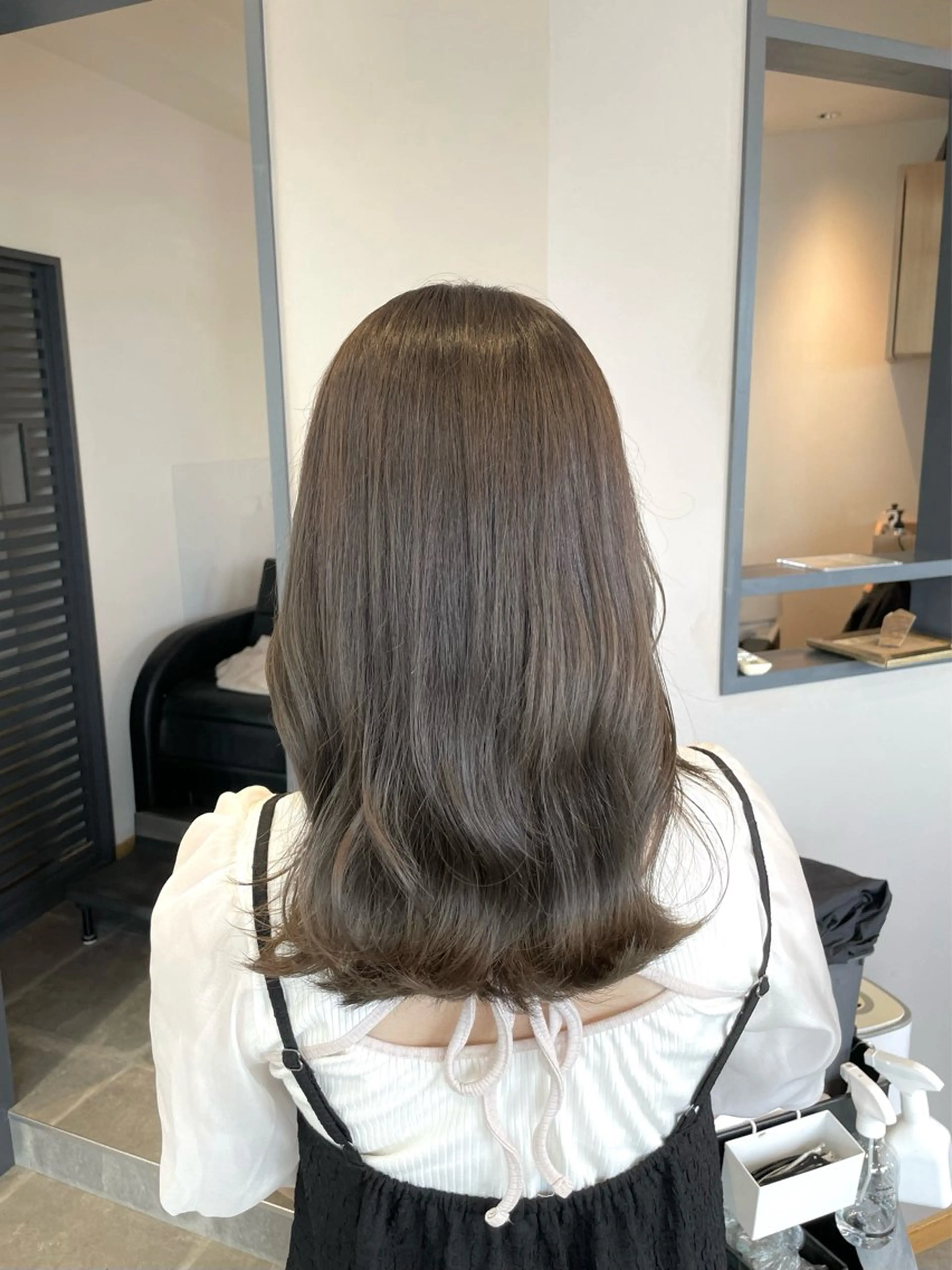 セミロング カラー カット ヘアカラー トリートメント 西村 れいのヘアスタイル