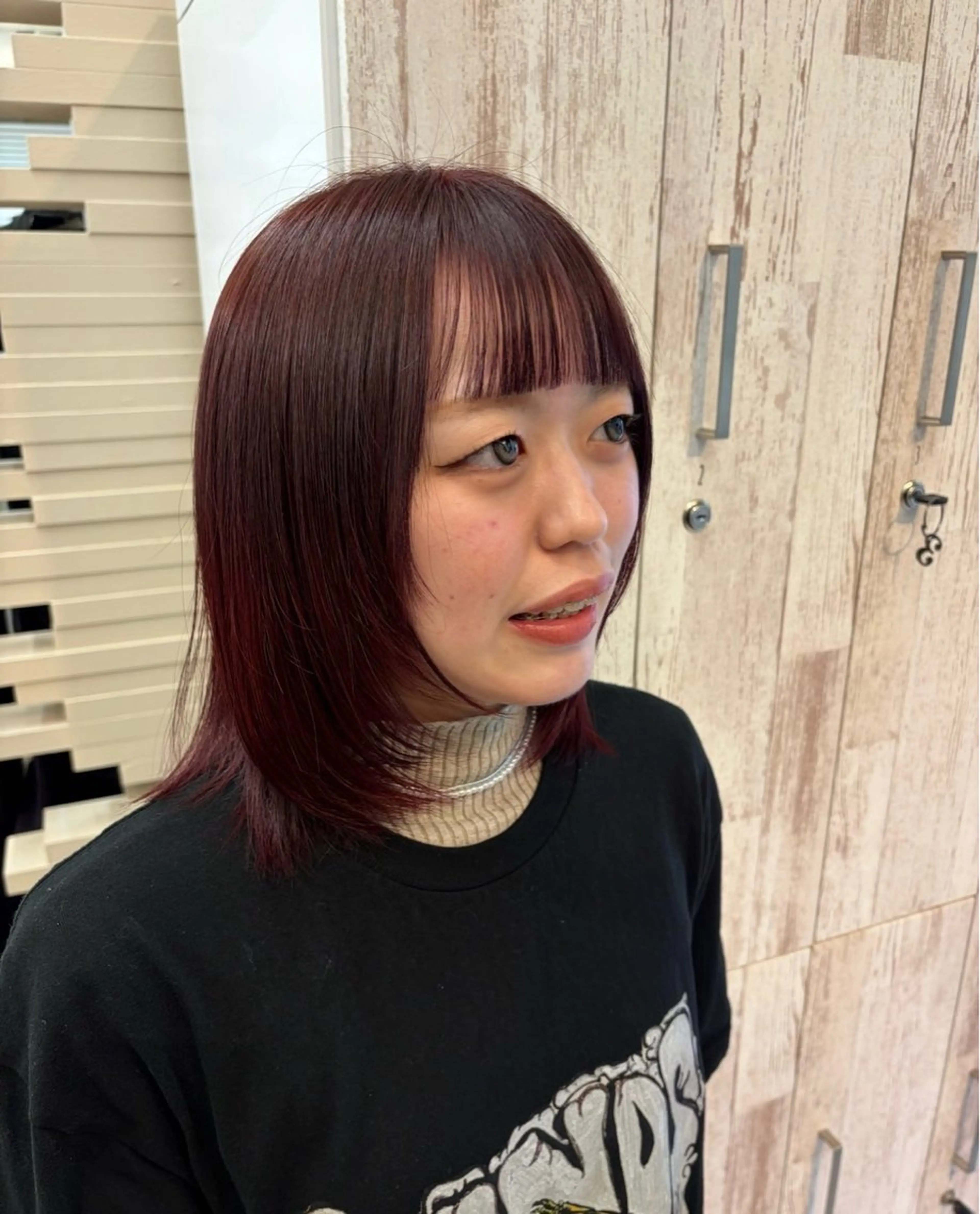ショート カラー 山崎 更紗のヘアスタイル