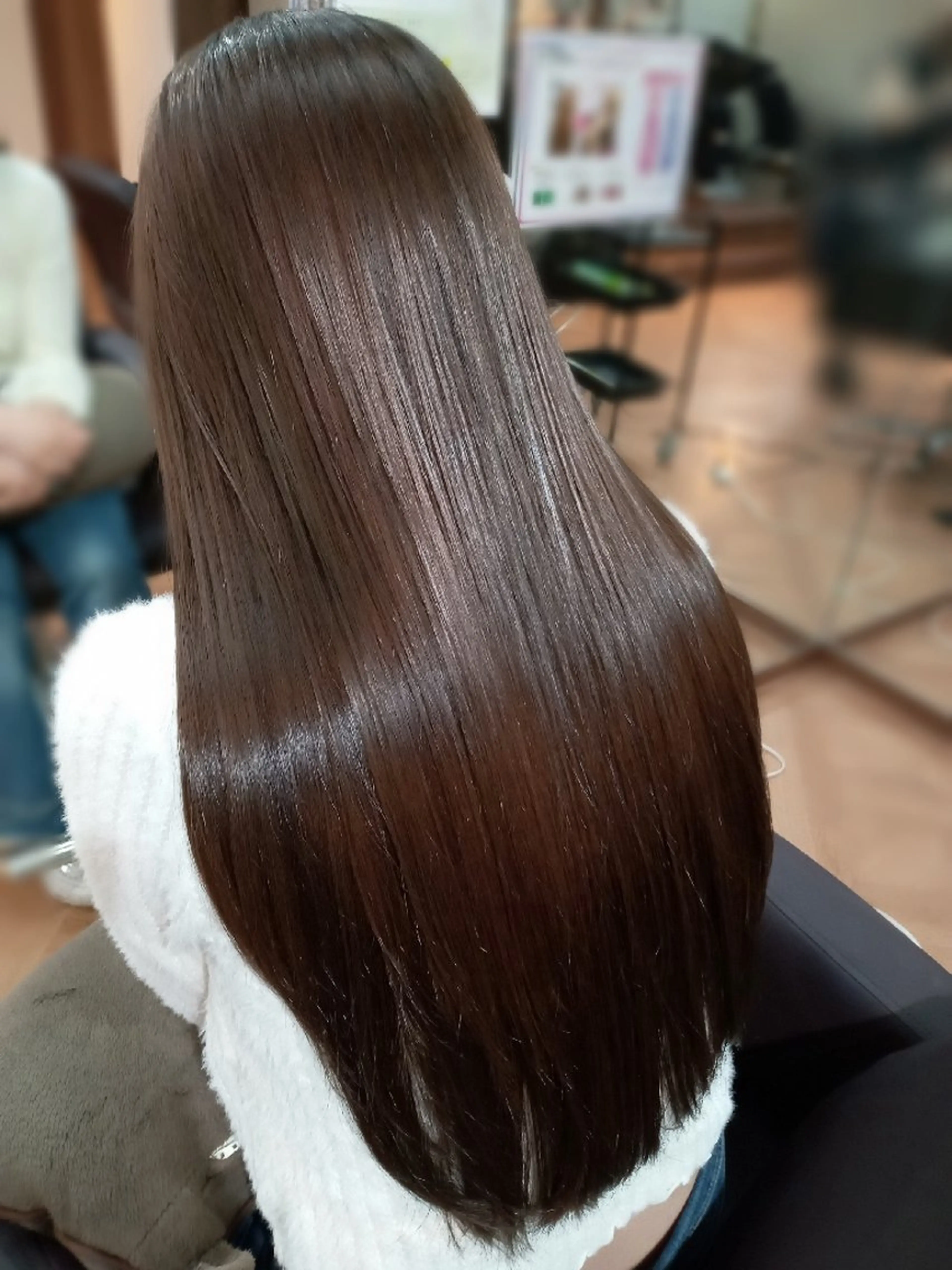 ロング カラー ベージュカラー オリーブベージュ 久村 奈菜のヘアスタイル