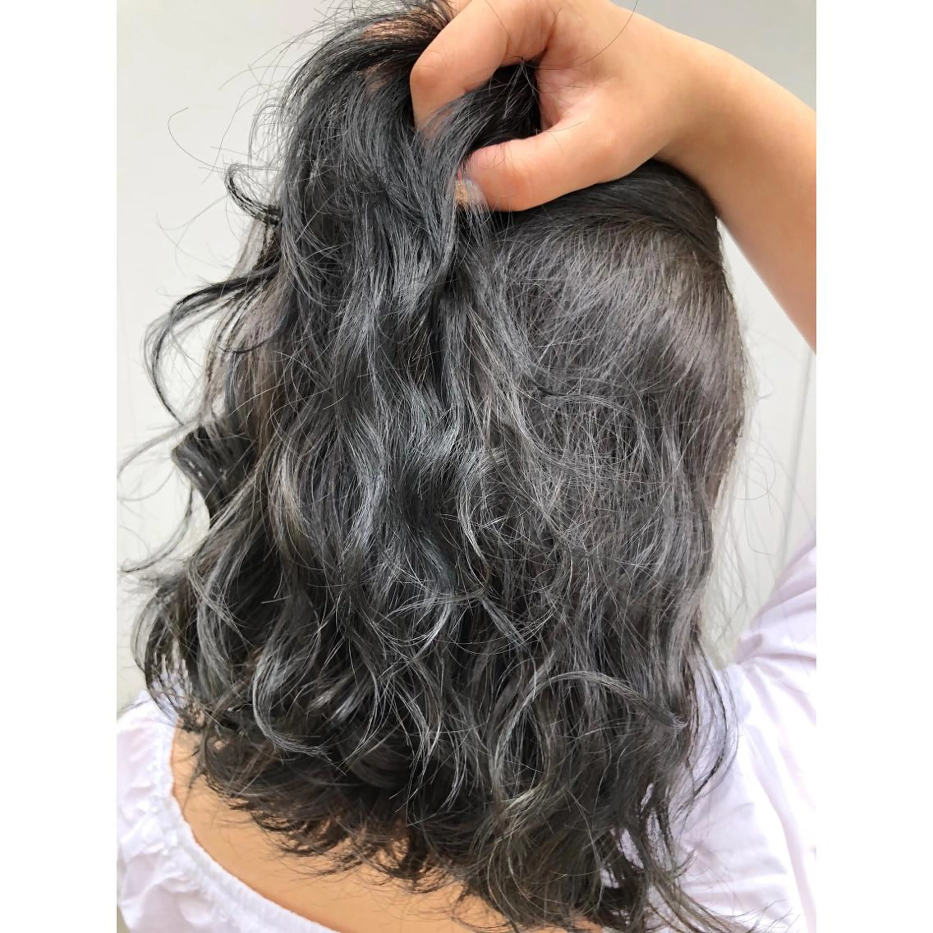 ミディアム カラー グレージュ パーソナルカラー診断 できます　木曽　主博のヘアスタイル