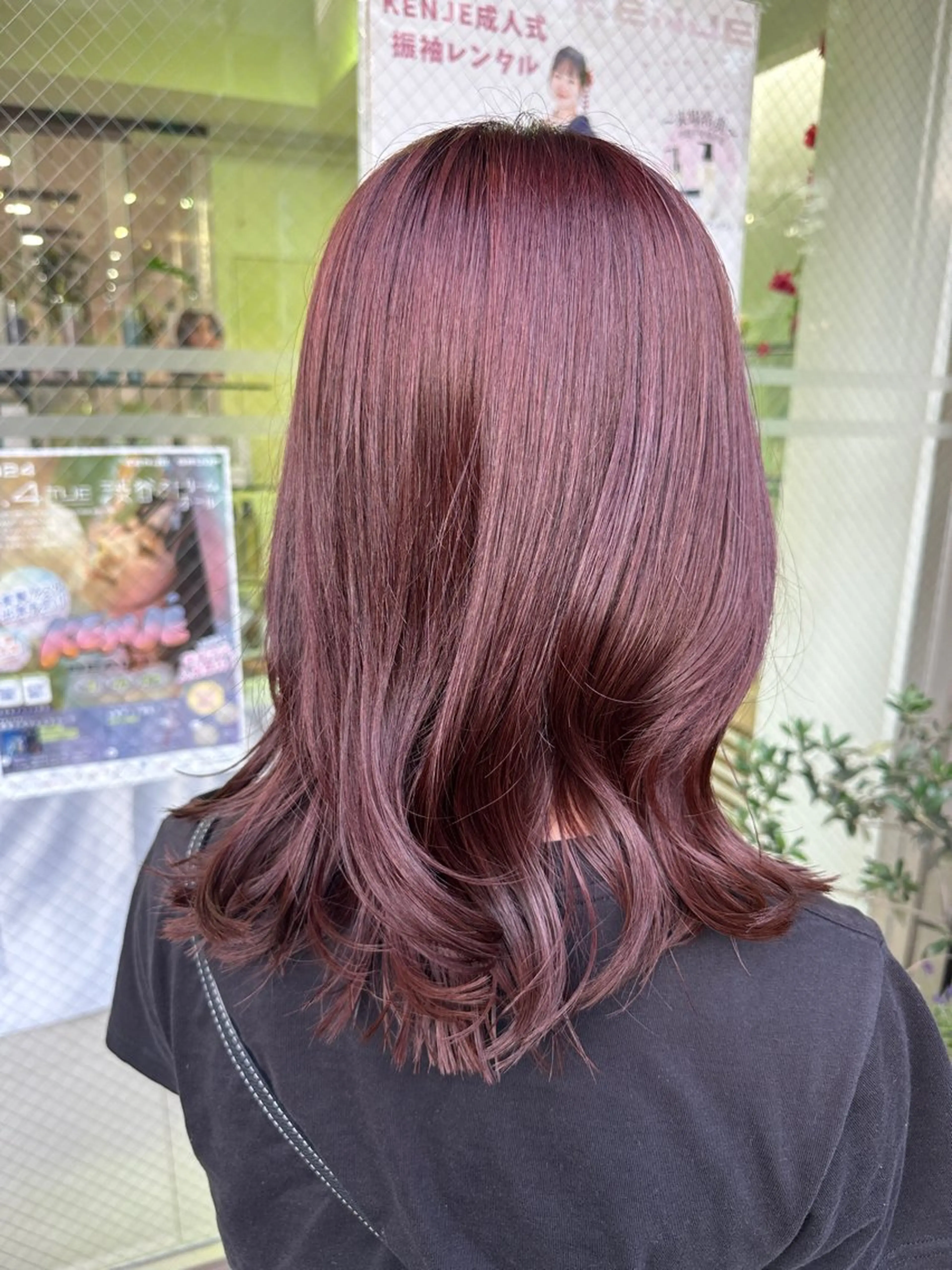 カラー ブリーチ ラベンダーカラー ブリーチなしカラー ピンクカラー ピンクラベンダー レイヤー 艶々カラーのヘアスタイル