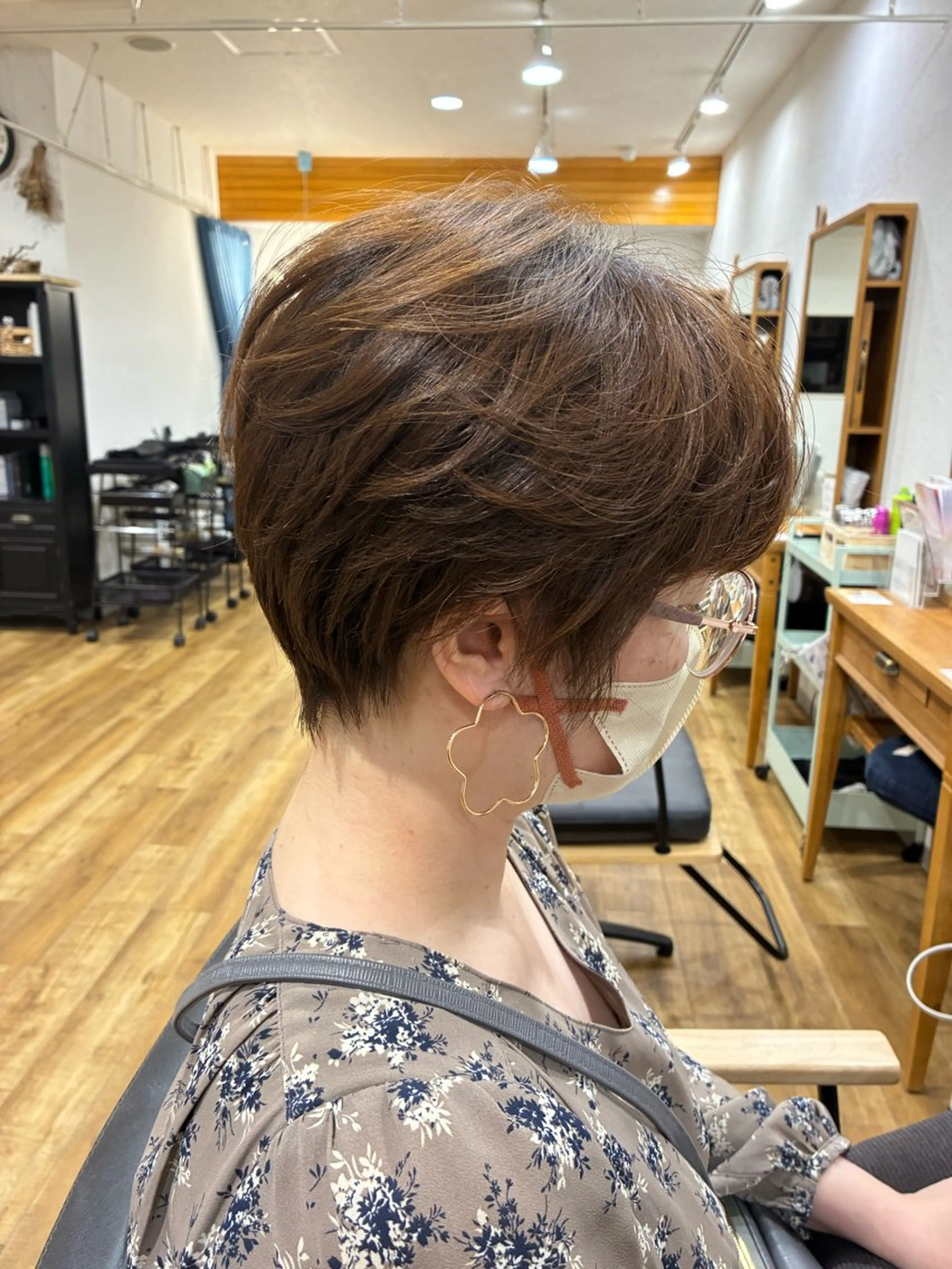 ショート くせ毛 カット 安島(あじま) 慎(まこと)のヘアスタイル