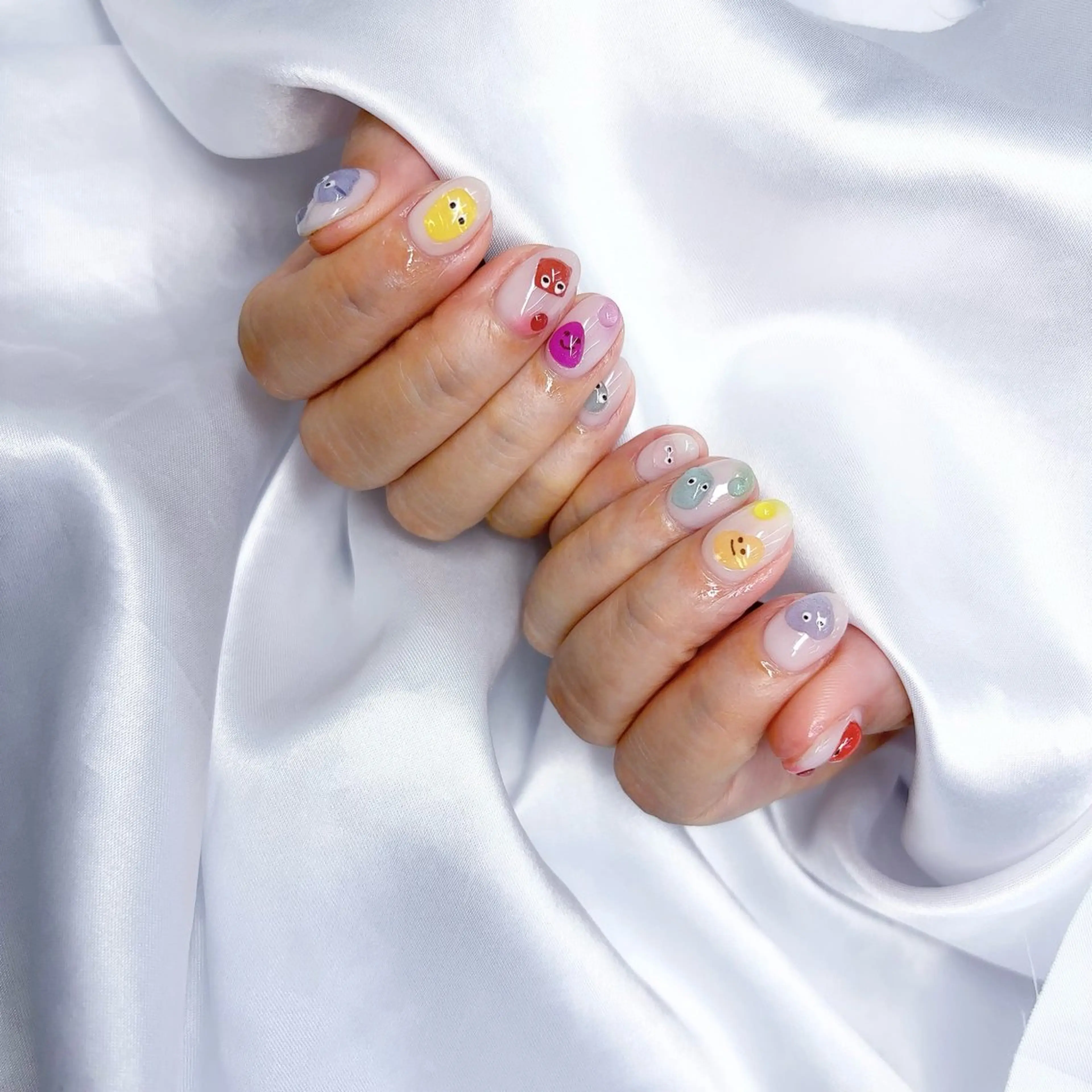 ネイル オーロラネイル フットネイル フレンチネイル ガラスフレンチ 氷ネイル・うるうるネイル ハンドネイル Lance nailのネイルデザイン