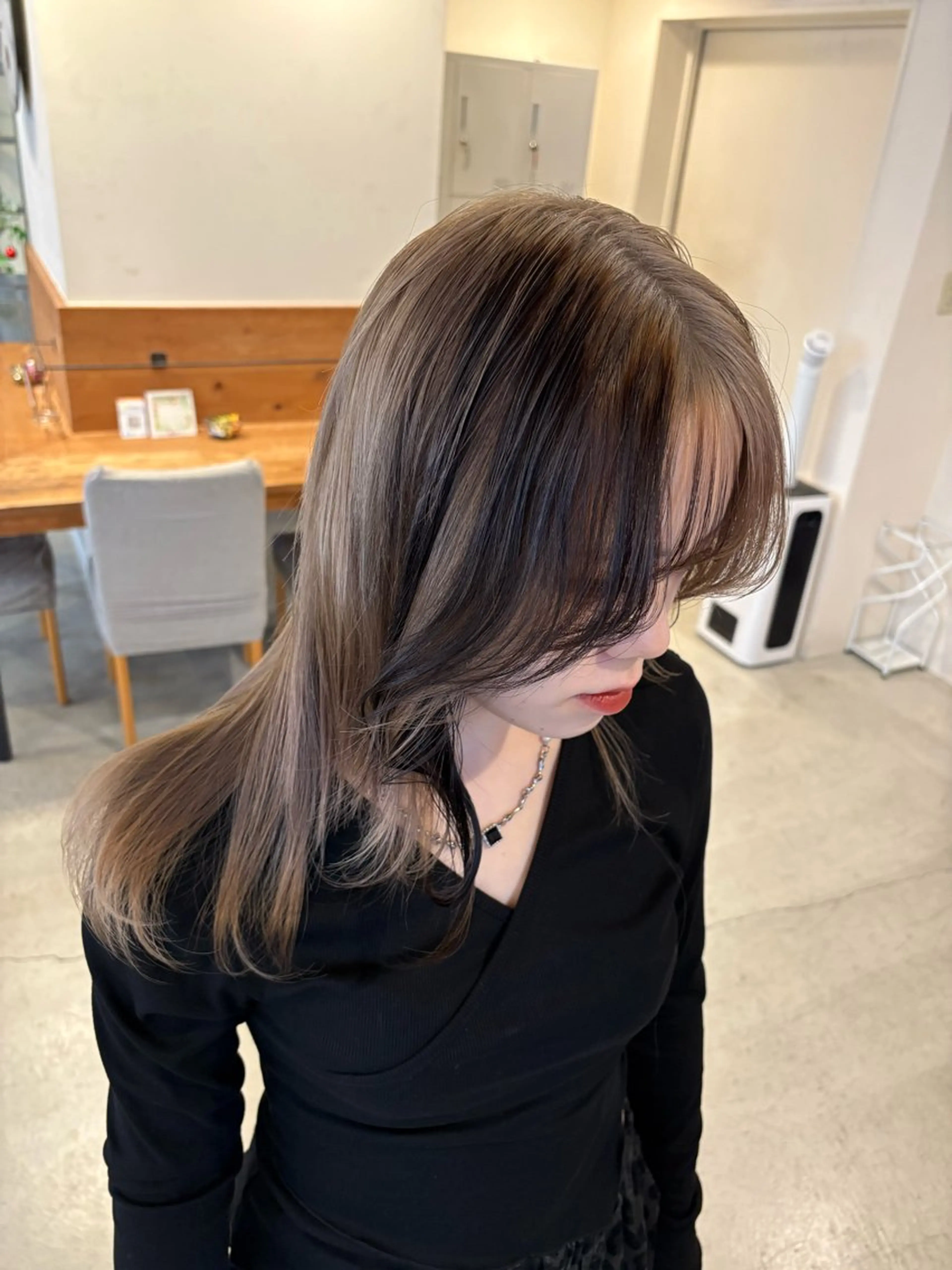 セミロング カット ヘアカラー 山形 梨沙のヘアスタイル