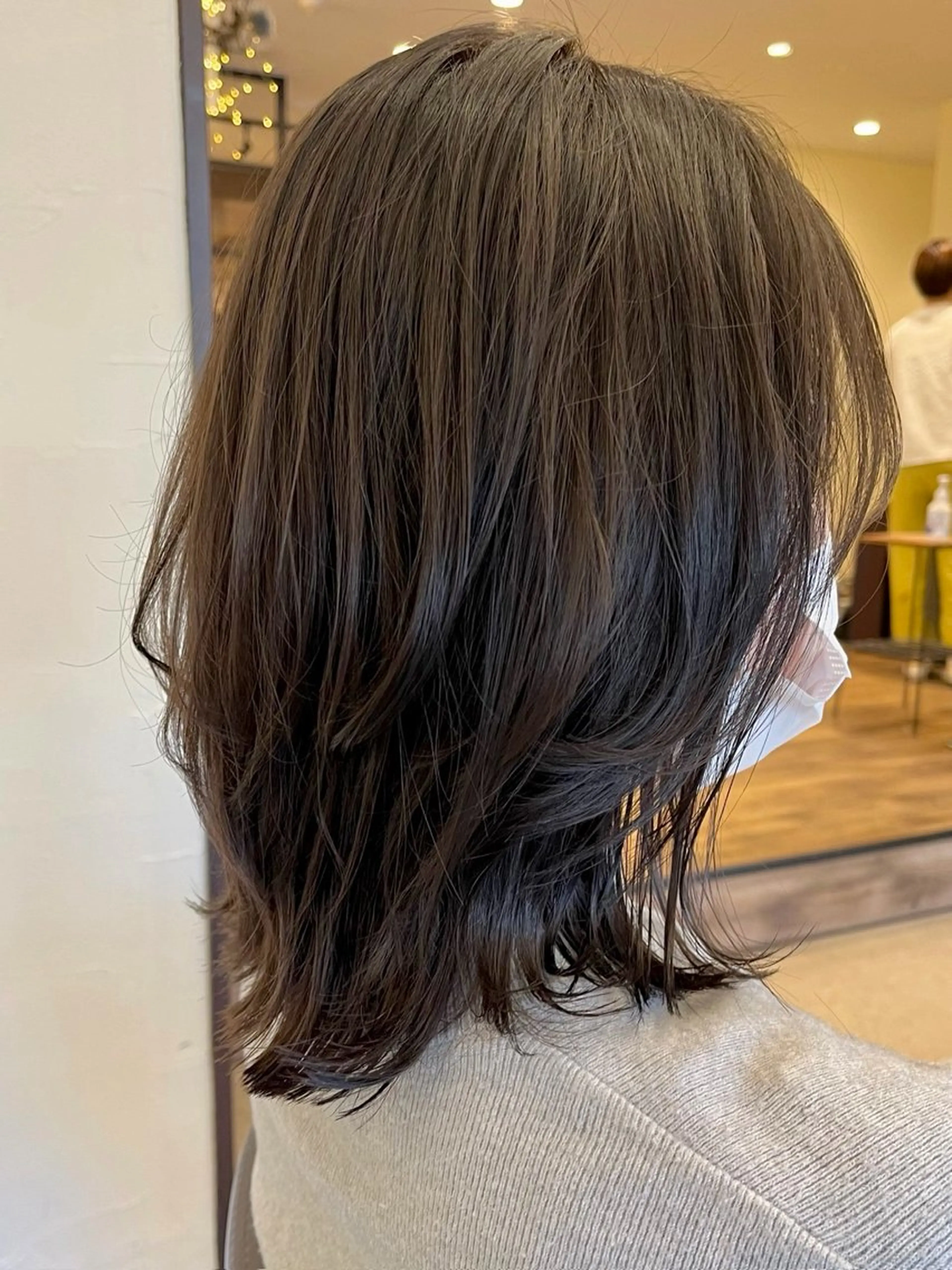 ミディアム 渡辺 まみのヘアスタイル