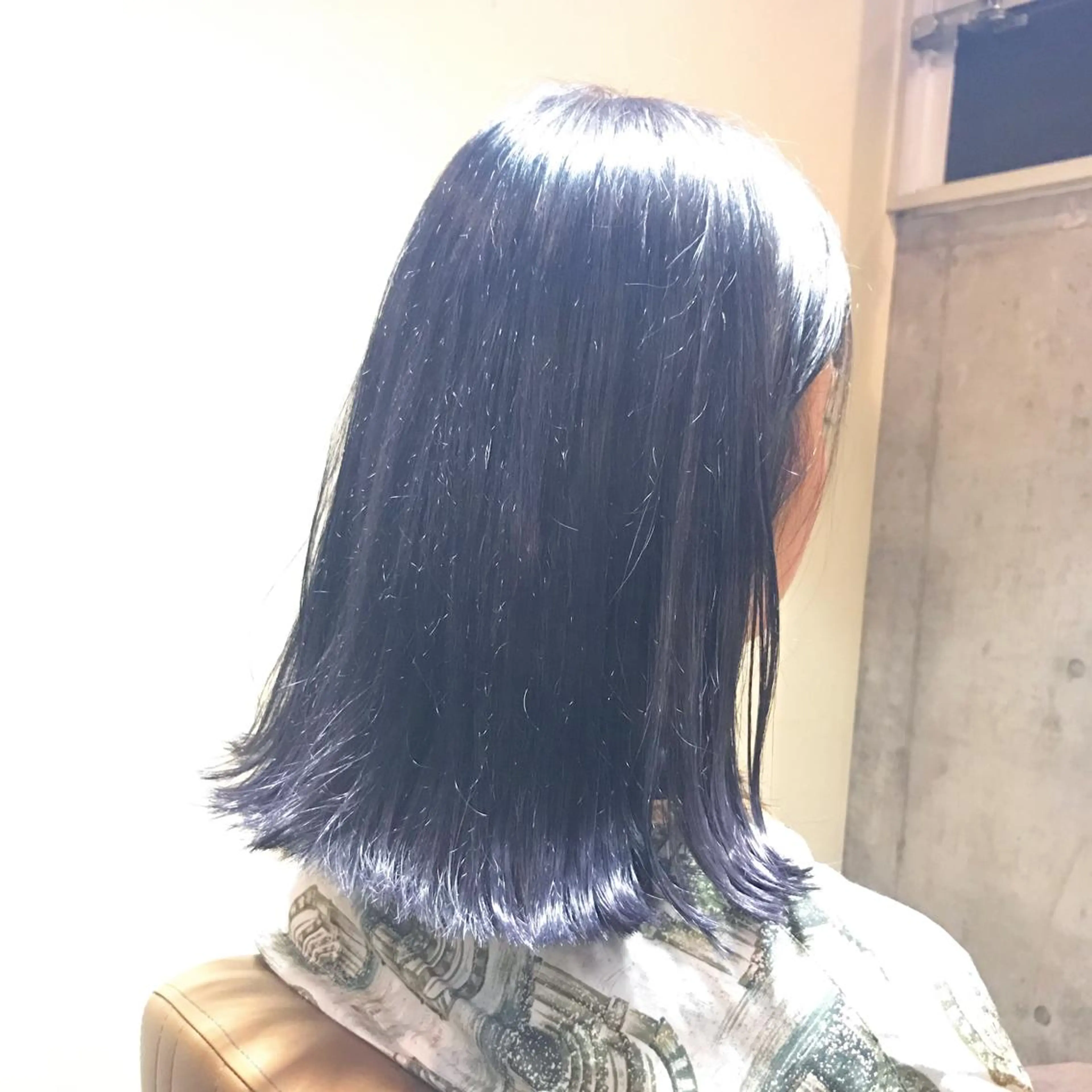 ミディアム カラー ブルーカラー ダブルカラー ネイビーカラー サロンドミルク 原宿のヘアスタイル