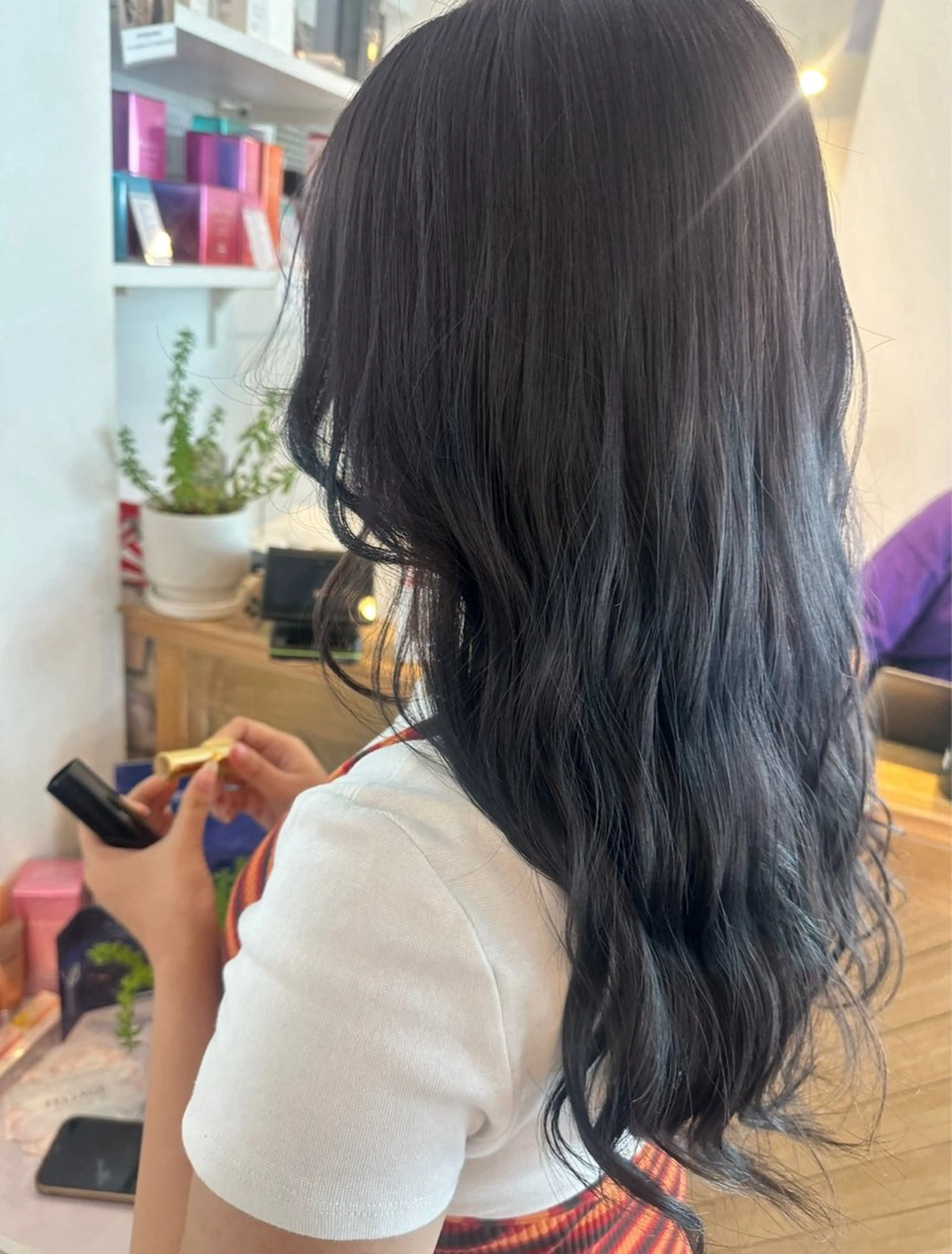 ロング カット ヘアカラー オノ アイラのヘアスタイル