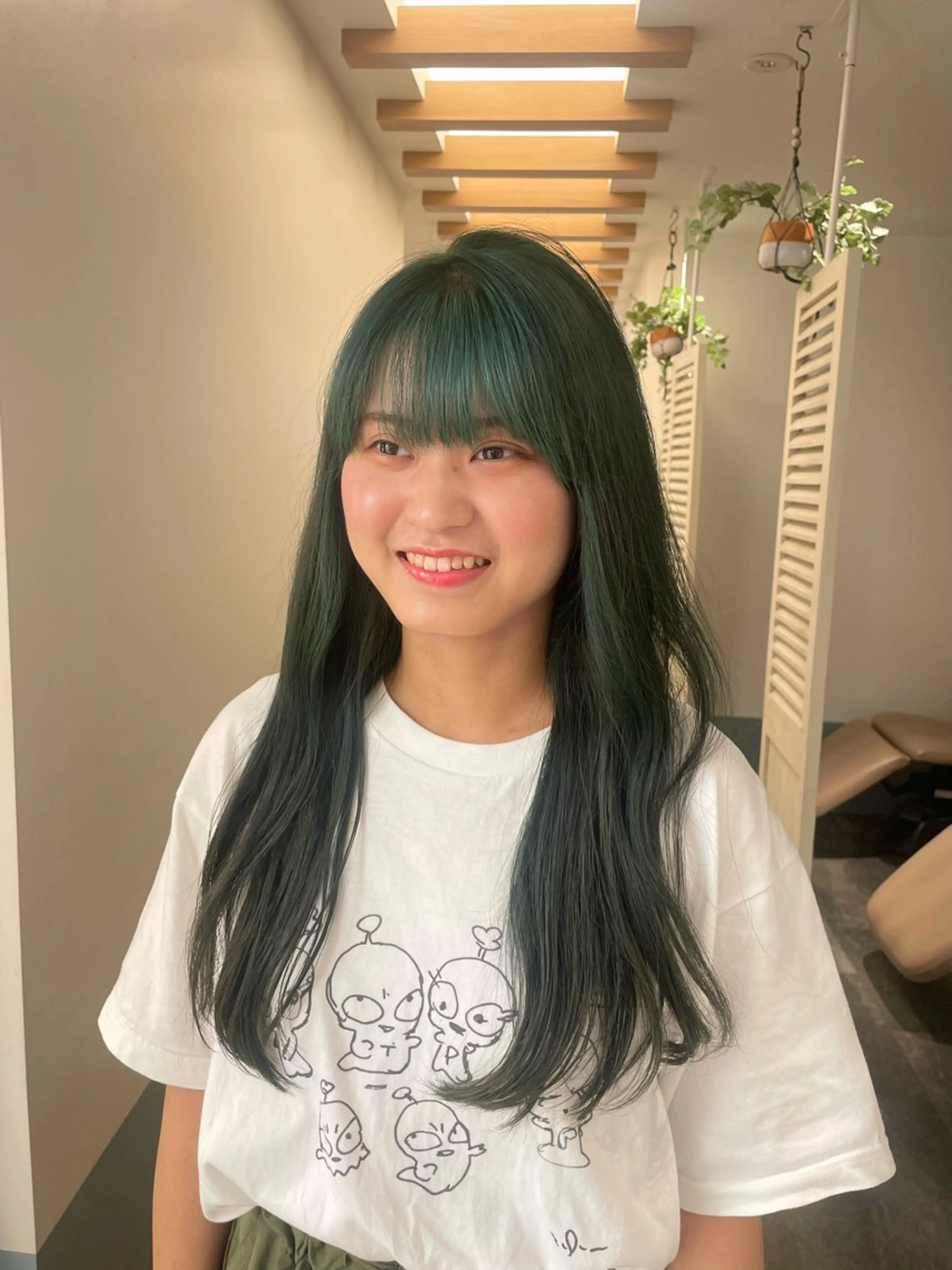 セミロング カラー パーマ セミロングパーマ 学生 森山 陽菜のヘアスタイル