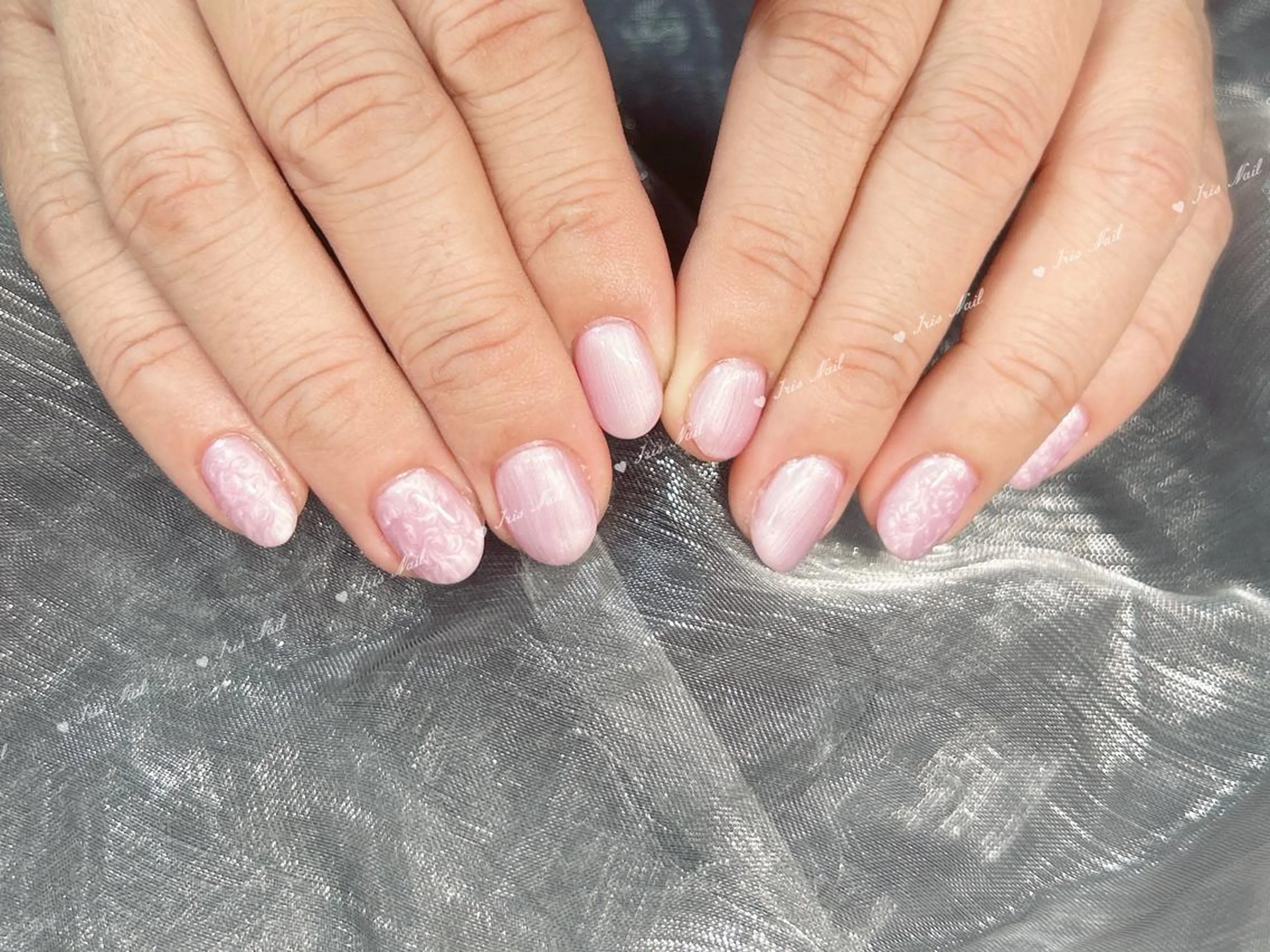 ネイル アートネイル チークネイル フレンチネイル ジェルネイル ホログラムネイル ハンドネイル ハンドケア 🍒IRIS Nail🌸のネイルデザイン