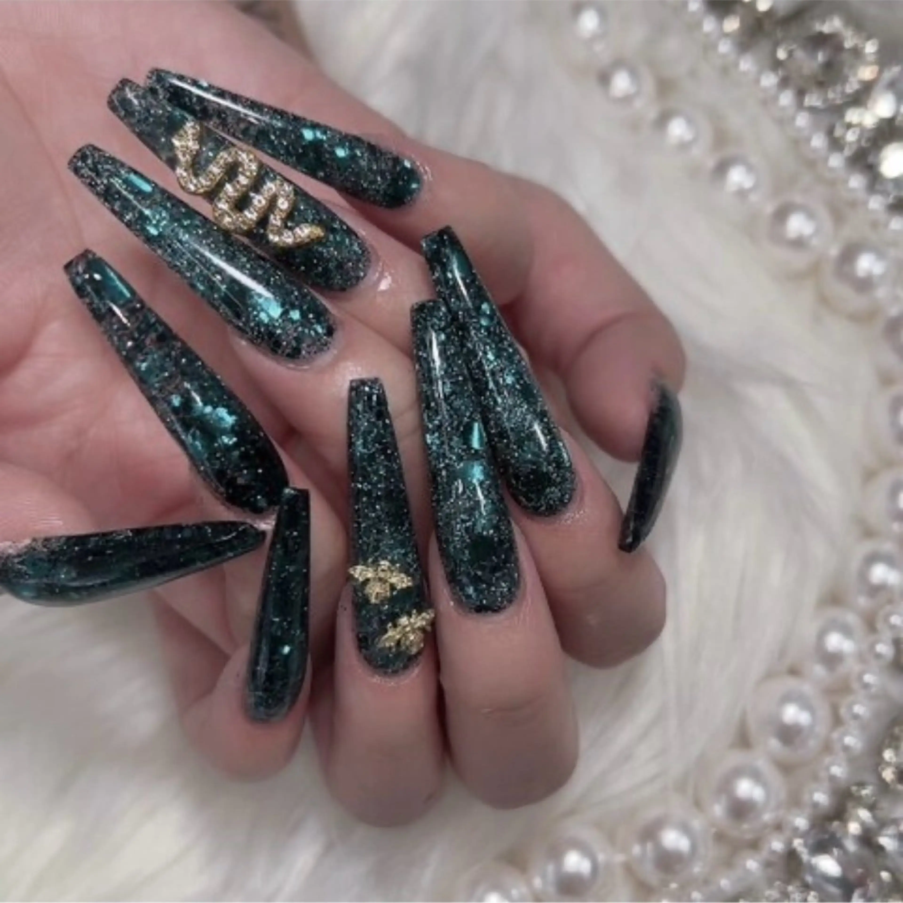 ネイル ハンドネイル MADIA EMIのネイルデザイン