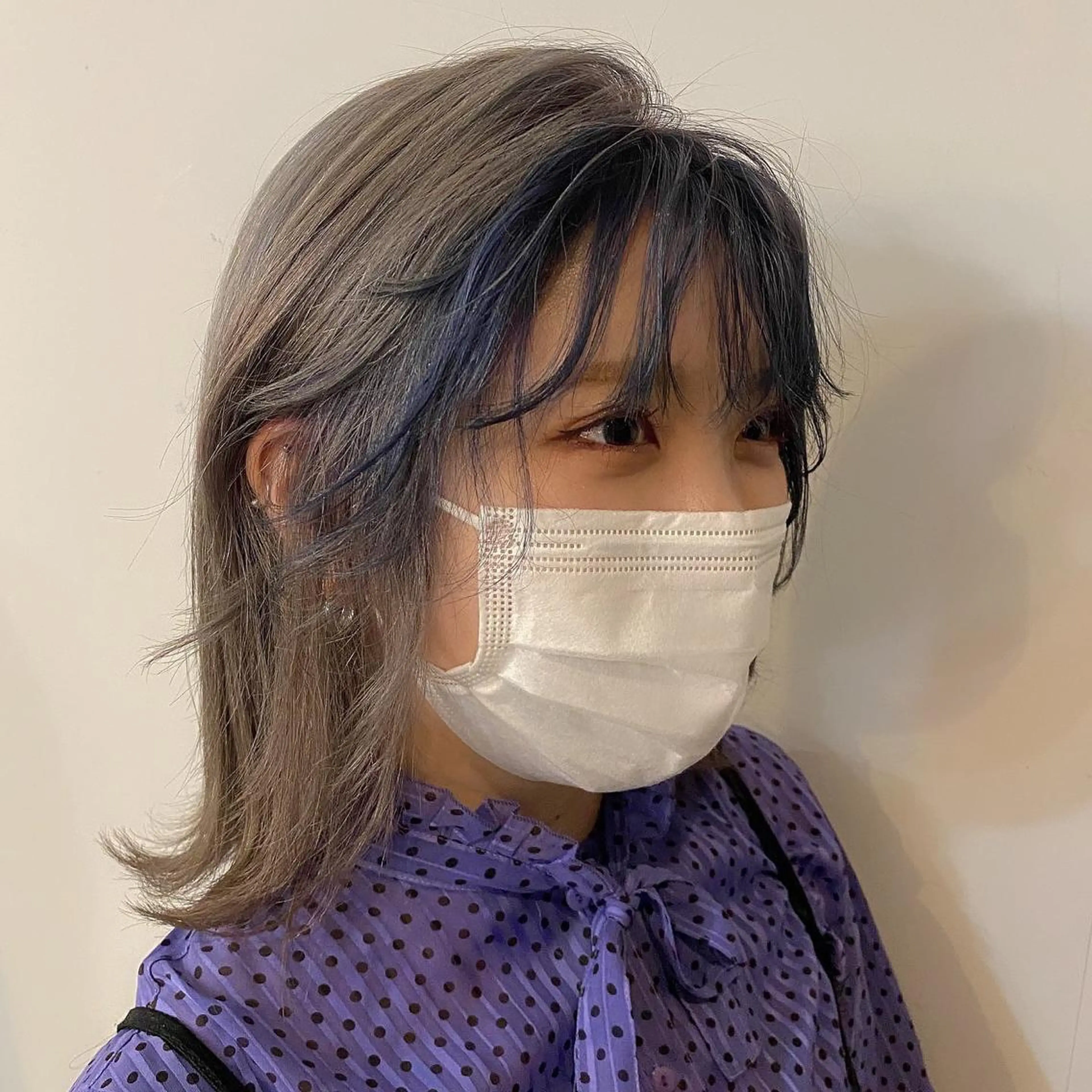 ミディアム カラー ヘアアレンジ ブルーカラー ブルーラベンダー インナーカラー ラベンダーカラー ハイトーン/透け感 カラー🎀真香のヘアスタイル