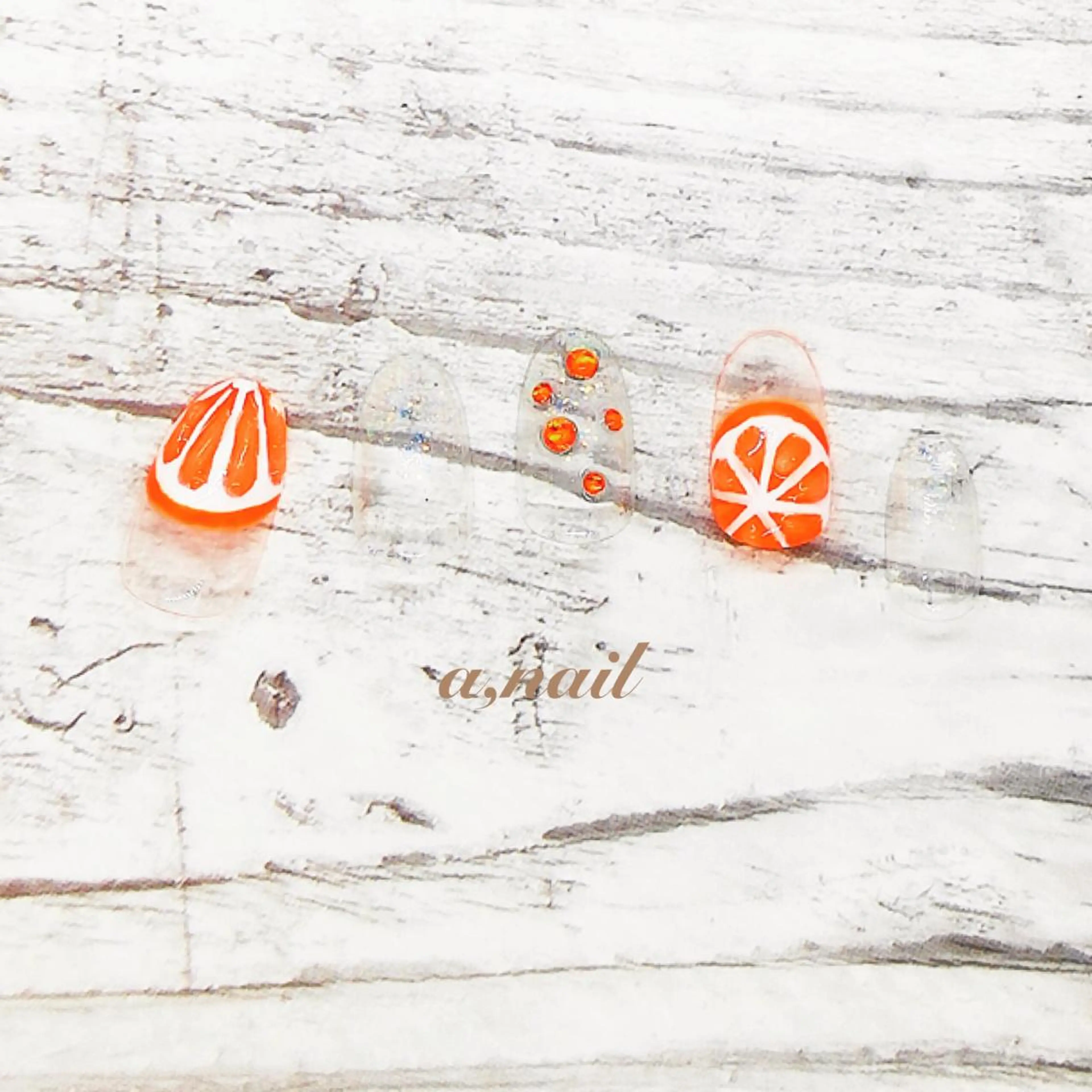 ネイル フットネイル ラメ(グリッター) ニュアンスネイル オフィスネイル ワンカラーネイル ハンドネイル ネイルサロン エーネイルのネイルデザイン