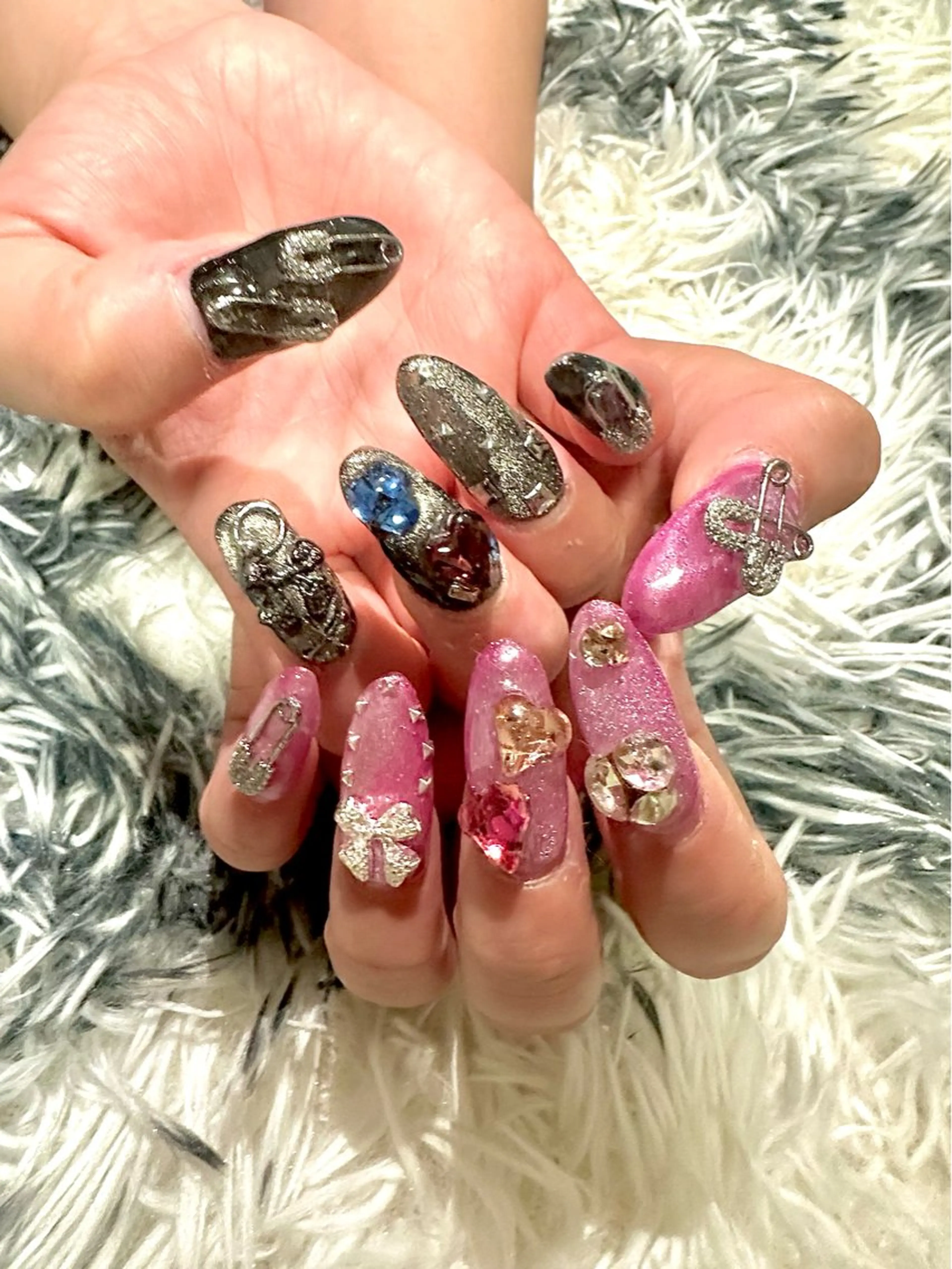 ネイル ジェルネイル グラデーション ラメ(グリッター) ラメグラデーション ロングネイル Heartnail Hino Reinaのネイルデザイン