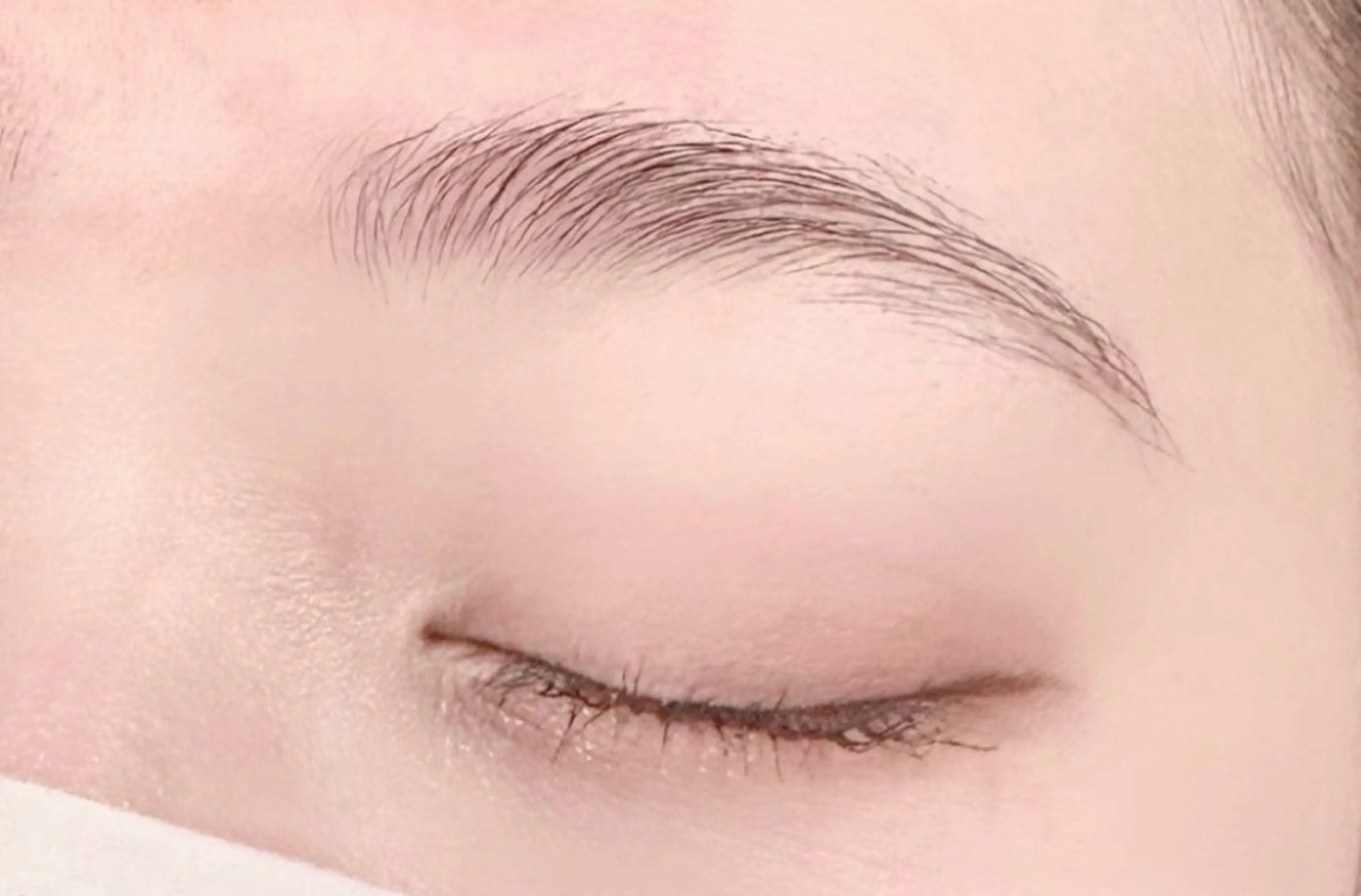 アイブロウ 眉毛ワックス脱毛 🩰Misaki🦢 🪞のマツエク・マツパデザイン