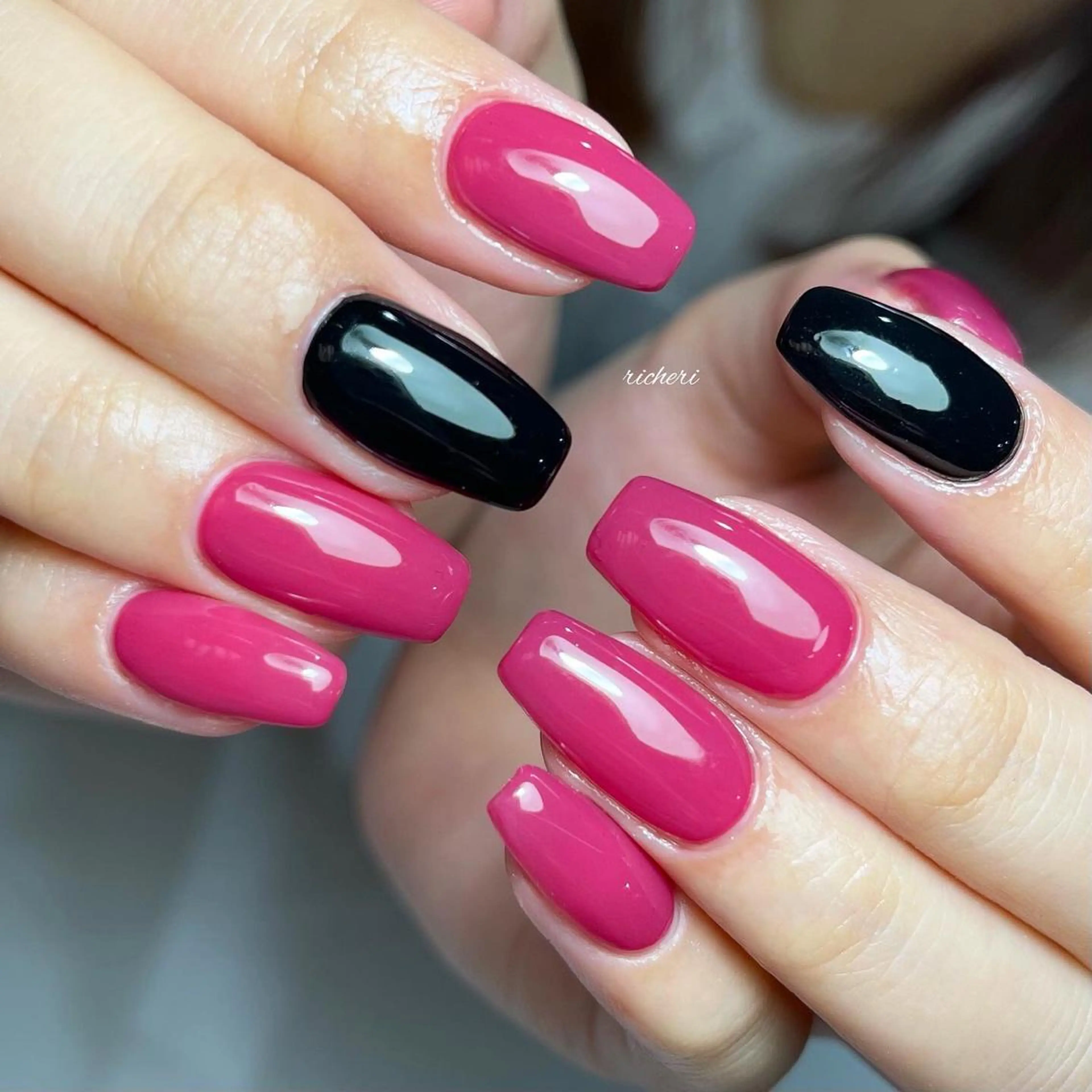 ミディアム ネイル 韓国風ヘア アートネイル フットネイル フレンチネイル ジェルネイル richeri beautyのエステ・リラクイメージ