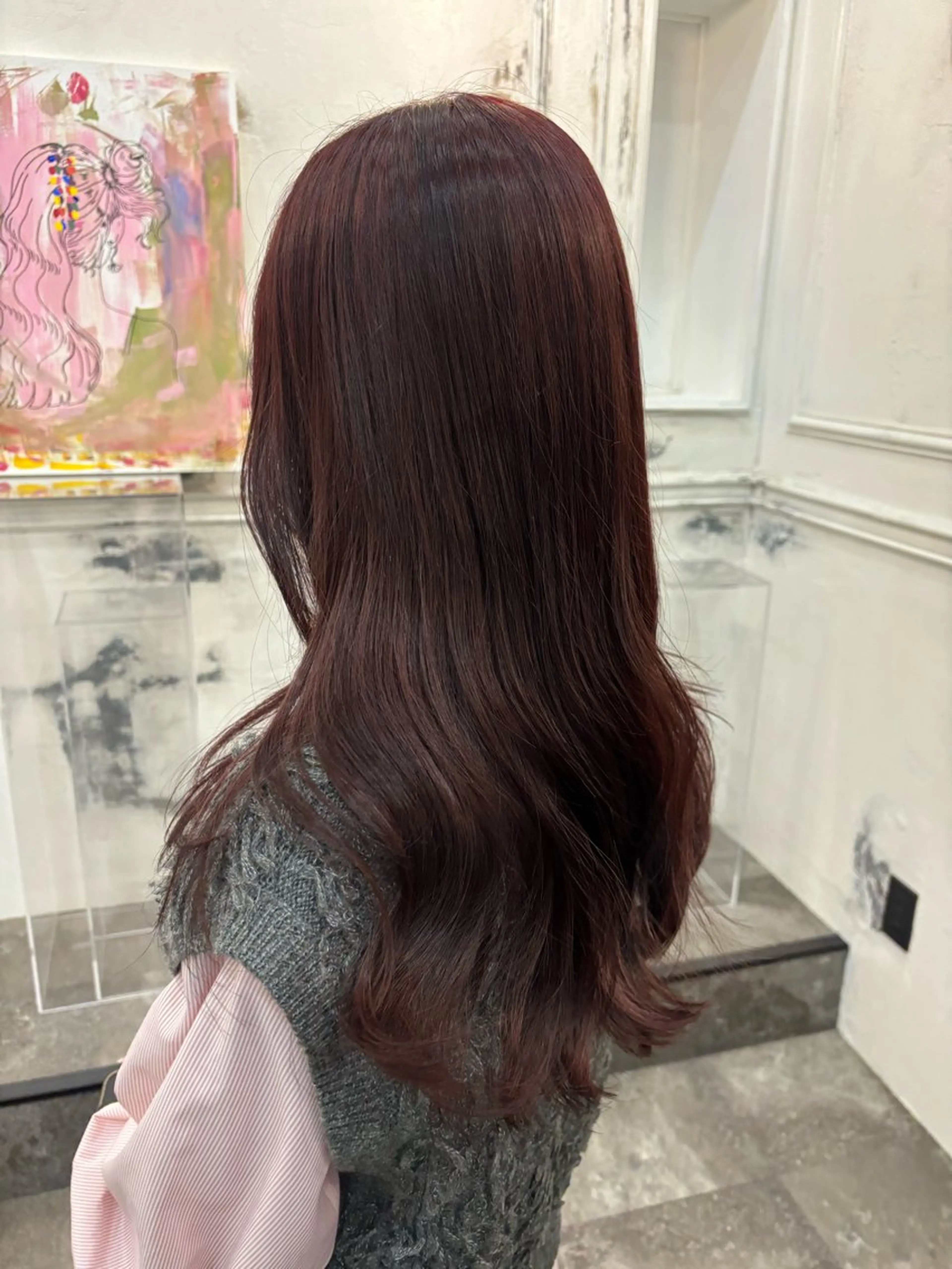 ロング カラー レッドカラー comeghead 琴音のヘアスタイル