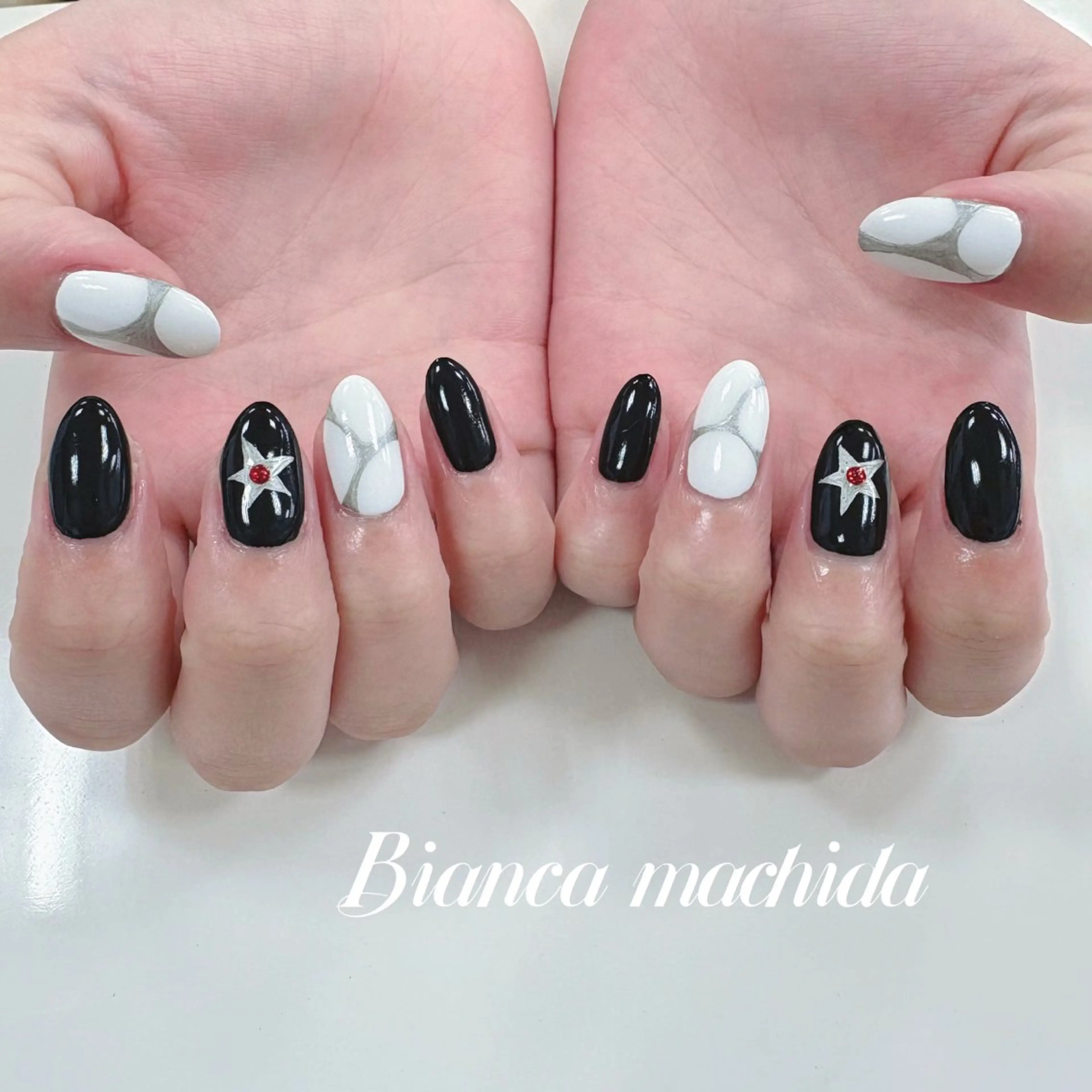 ネイル Bianca 🌟 yanagihasiのネイルデザイン
