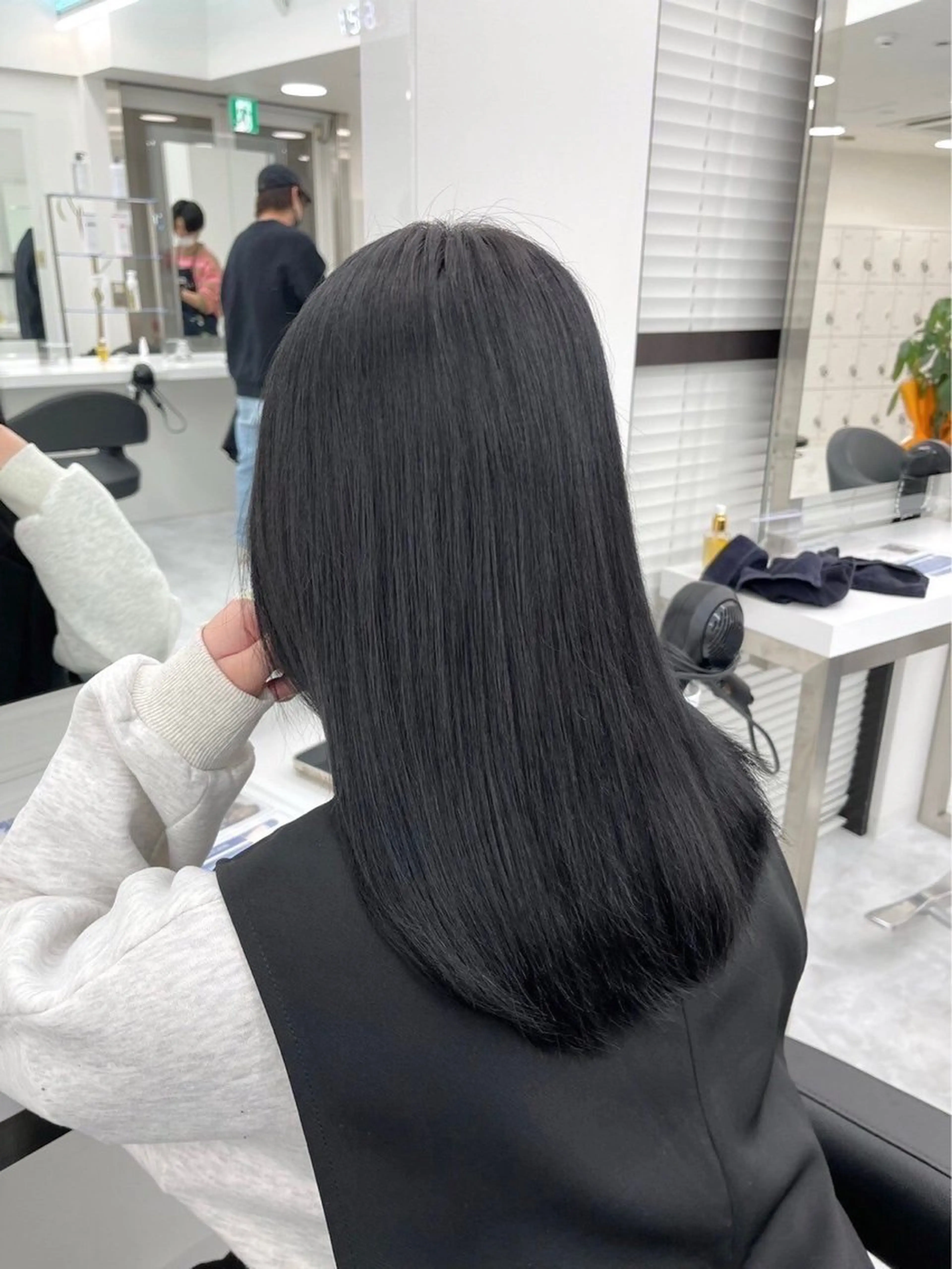 ロング カラー ベージュカラー ブリーチ 透明感カラー ダブルカラー 髪質改善 透明感🤍レイヤー ベージュ‎🤍ピンクのヘアスタイル