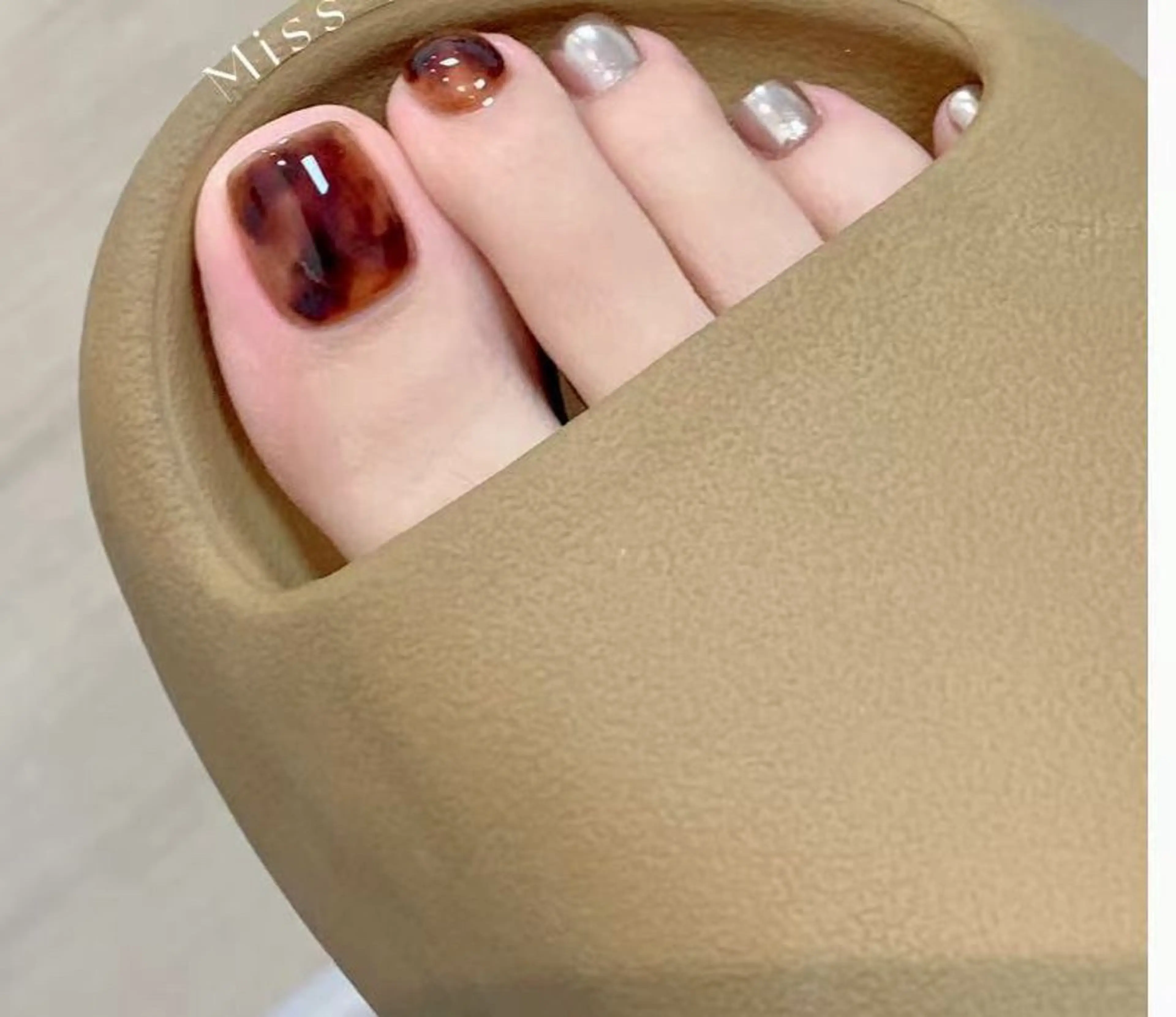 ネイル アートネイル オーロラネイル チークネイル フレンチネイル ガラスフレンチ フットネイル 🎀YooLi Nail salonのネイルデザイン