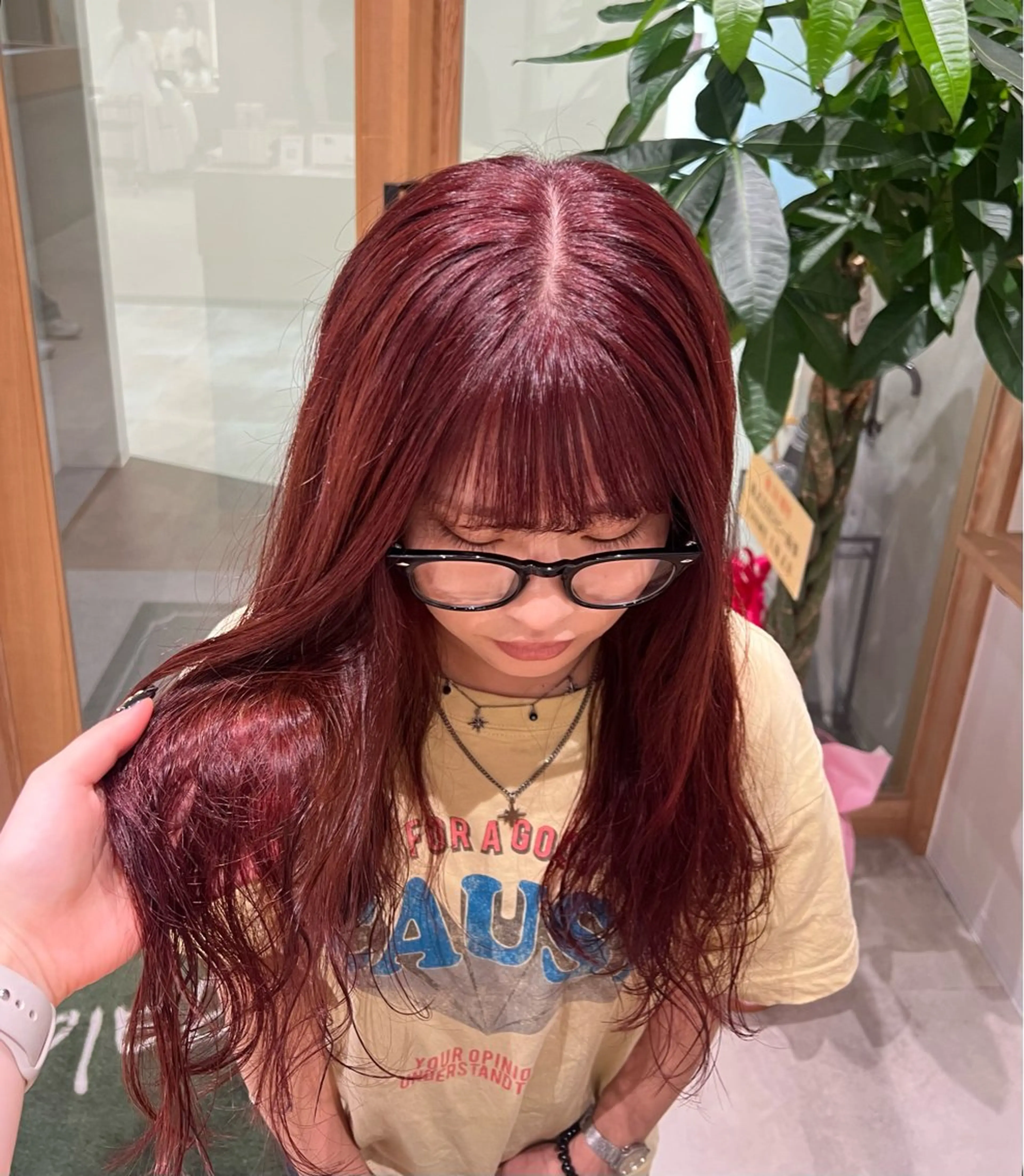 セミロング カラー パーマ セミロングパーマ ボルドーカラー レッドカラー ヘアカラー 太田 愛理のヘアスタイル