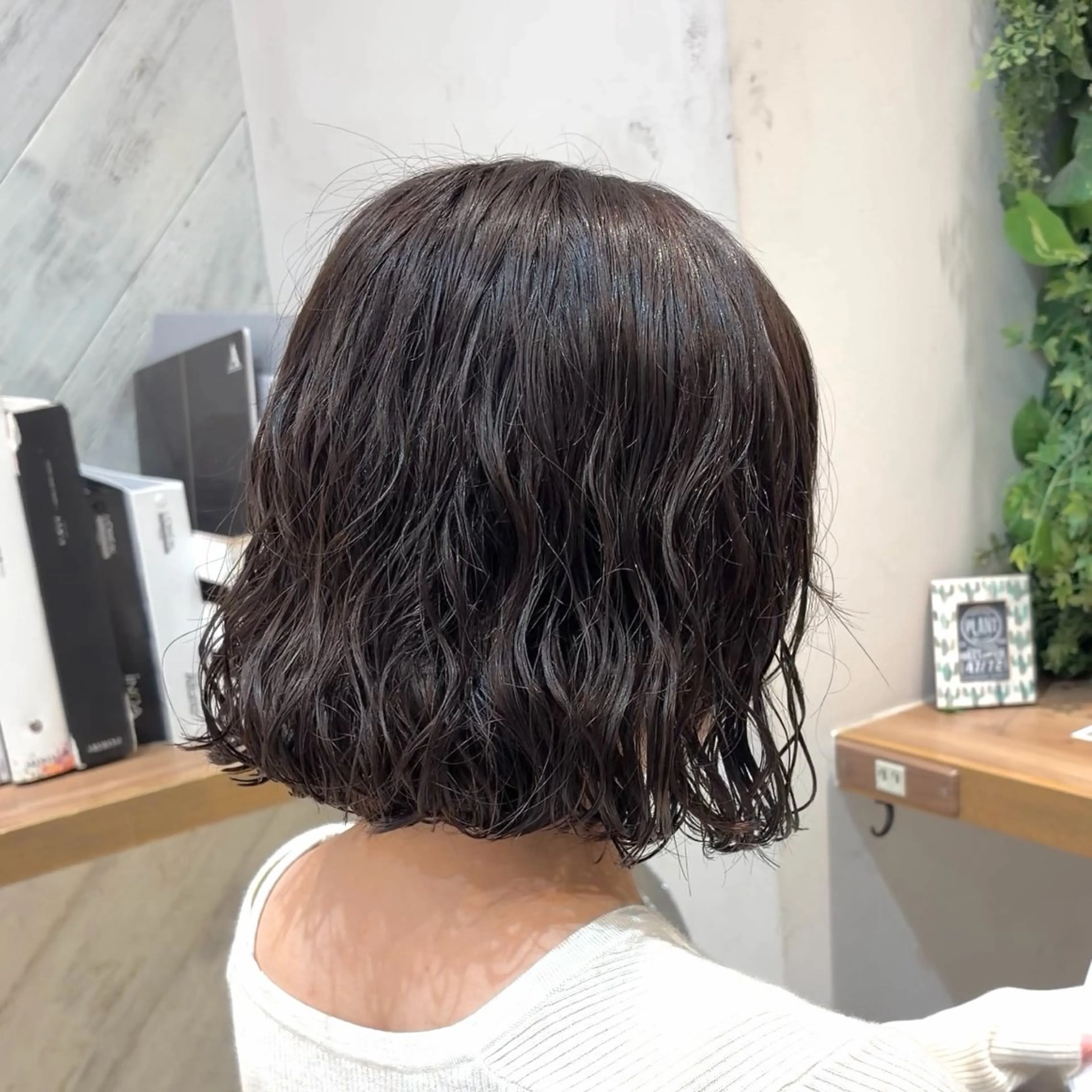 ミディアム パーマ カット パーマ 横浜パーマ🌐ボブ✨ 暖色カラーもえかのヘアスタイル