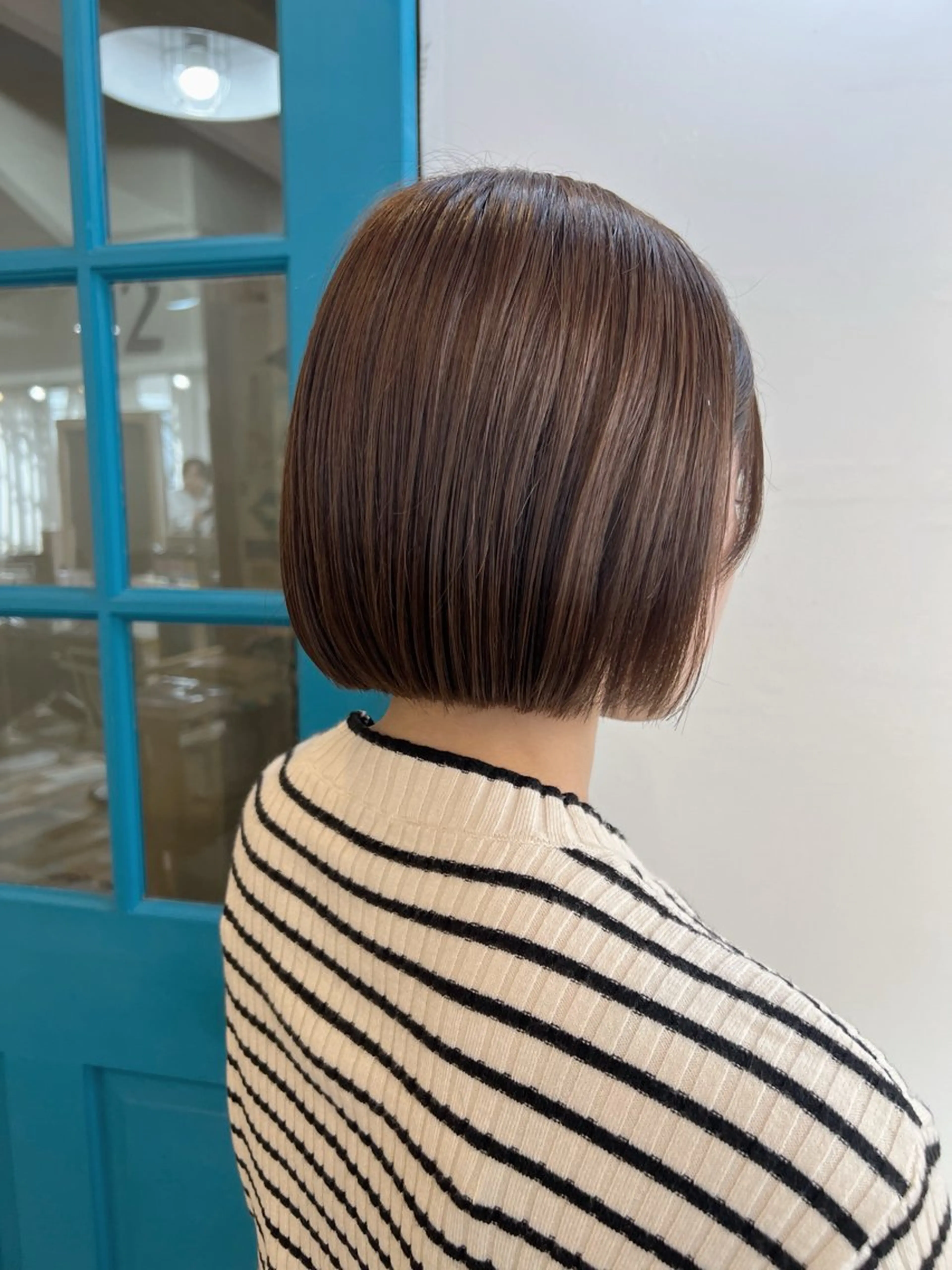 ショート カラー ベージュカラー イヤリングカラー ボブ 顔周りカット KANA/ボブ/ インナーカラー/艶髪のヘアスタイル