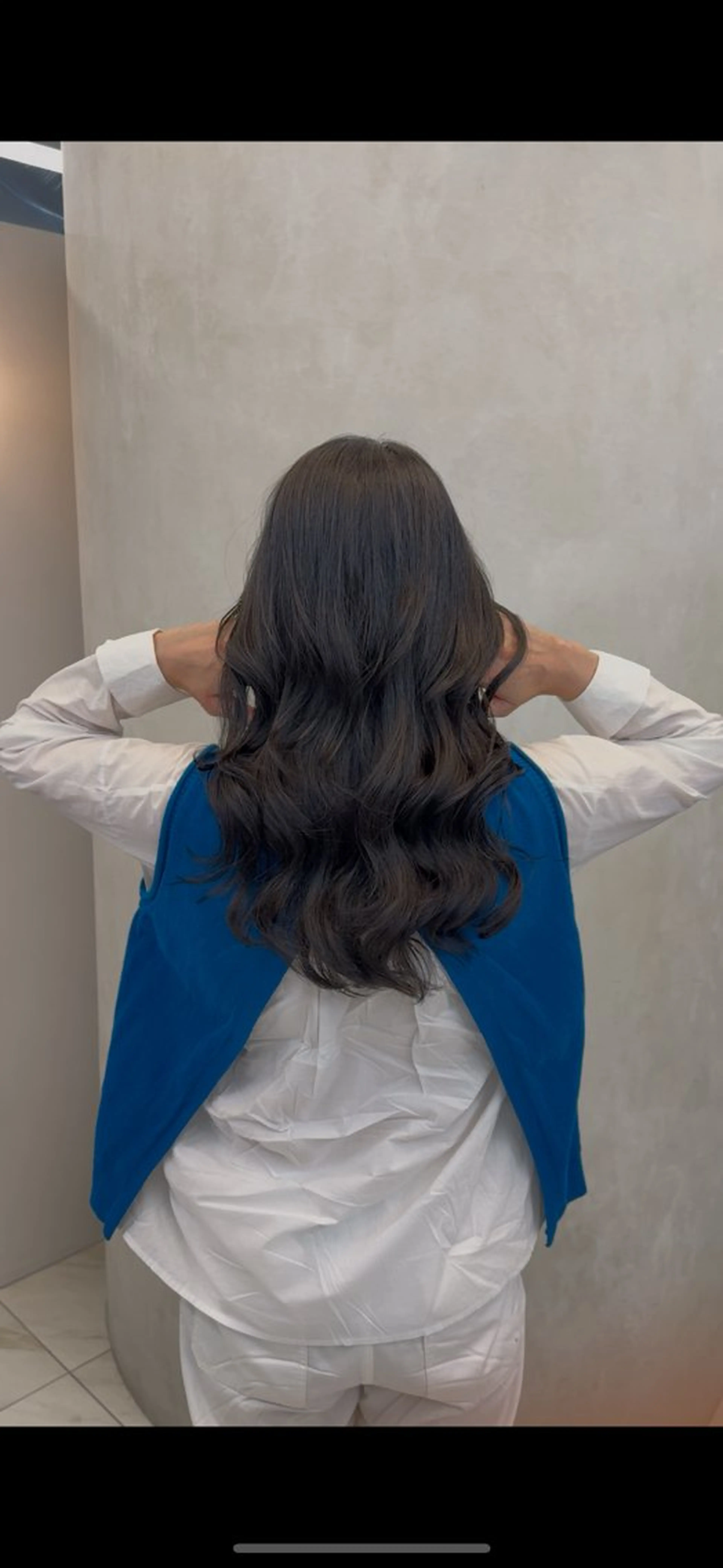 ロング パーマ 本田秀幸 コテ巻き風パーマのヘアスタイル