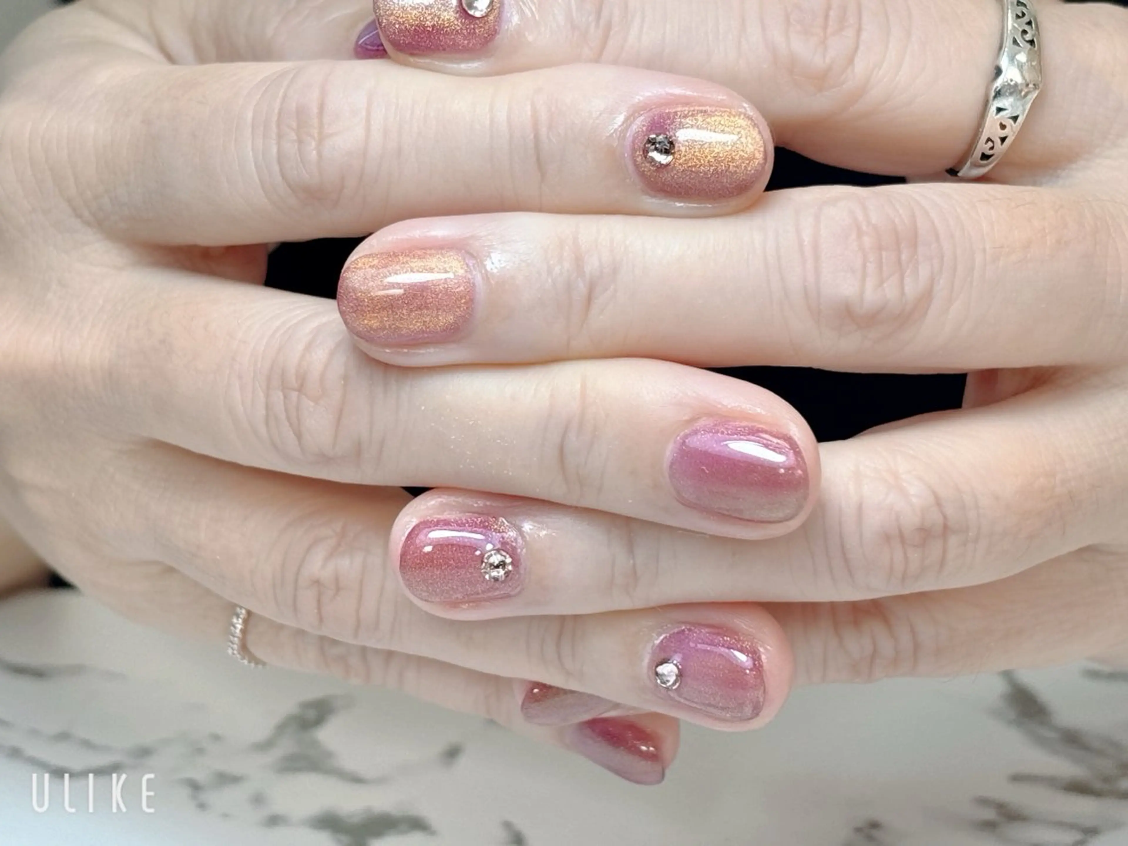 ネイル ストーンネイル mi hoのネイルデザイン