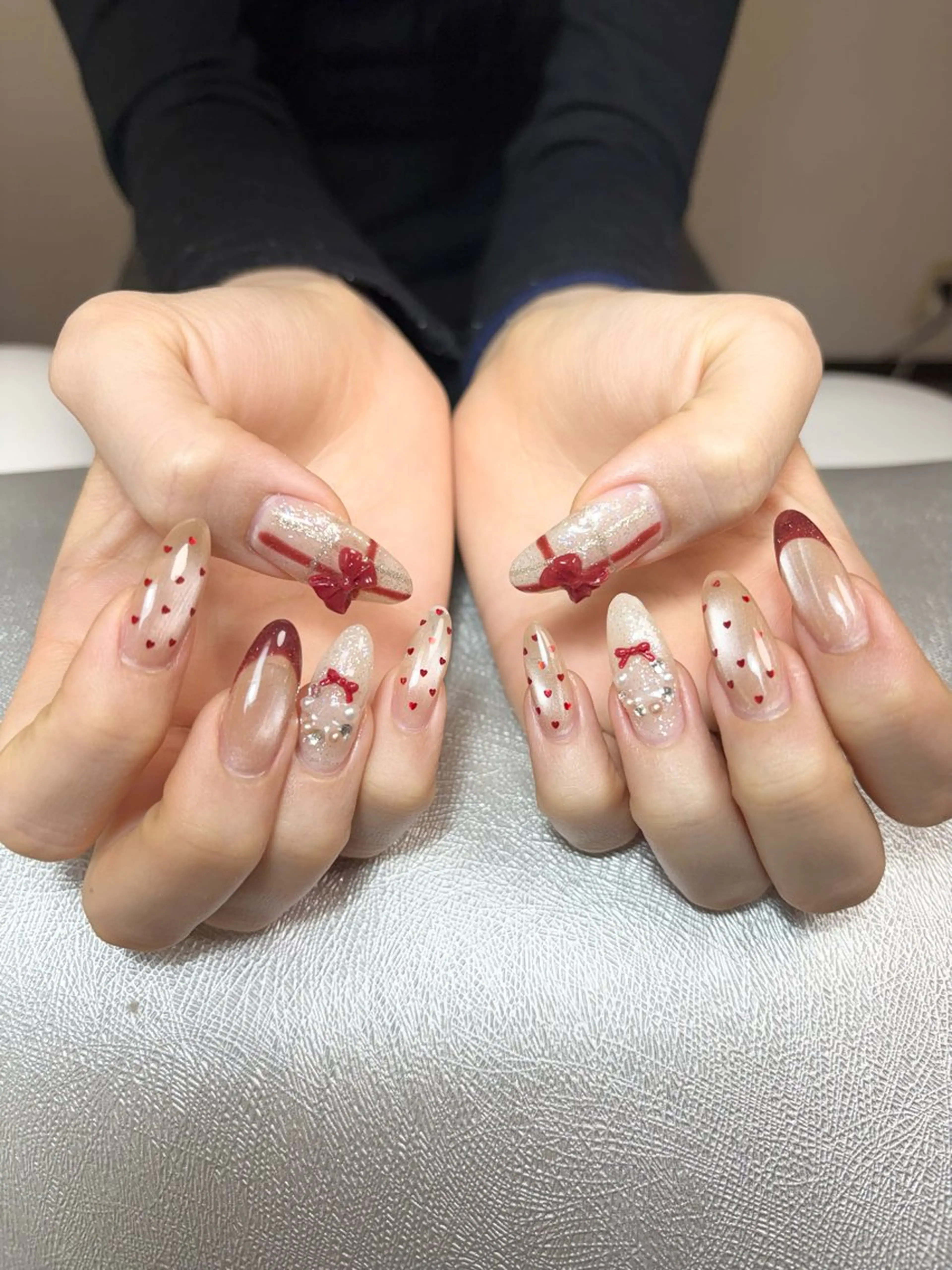 ネイル ボルドー フレンチネイル キラキラネイル マグネットネイル リボン ハンドネイル ✨韓国✨nail salonLumieのネイルデザイン