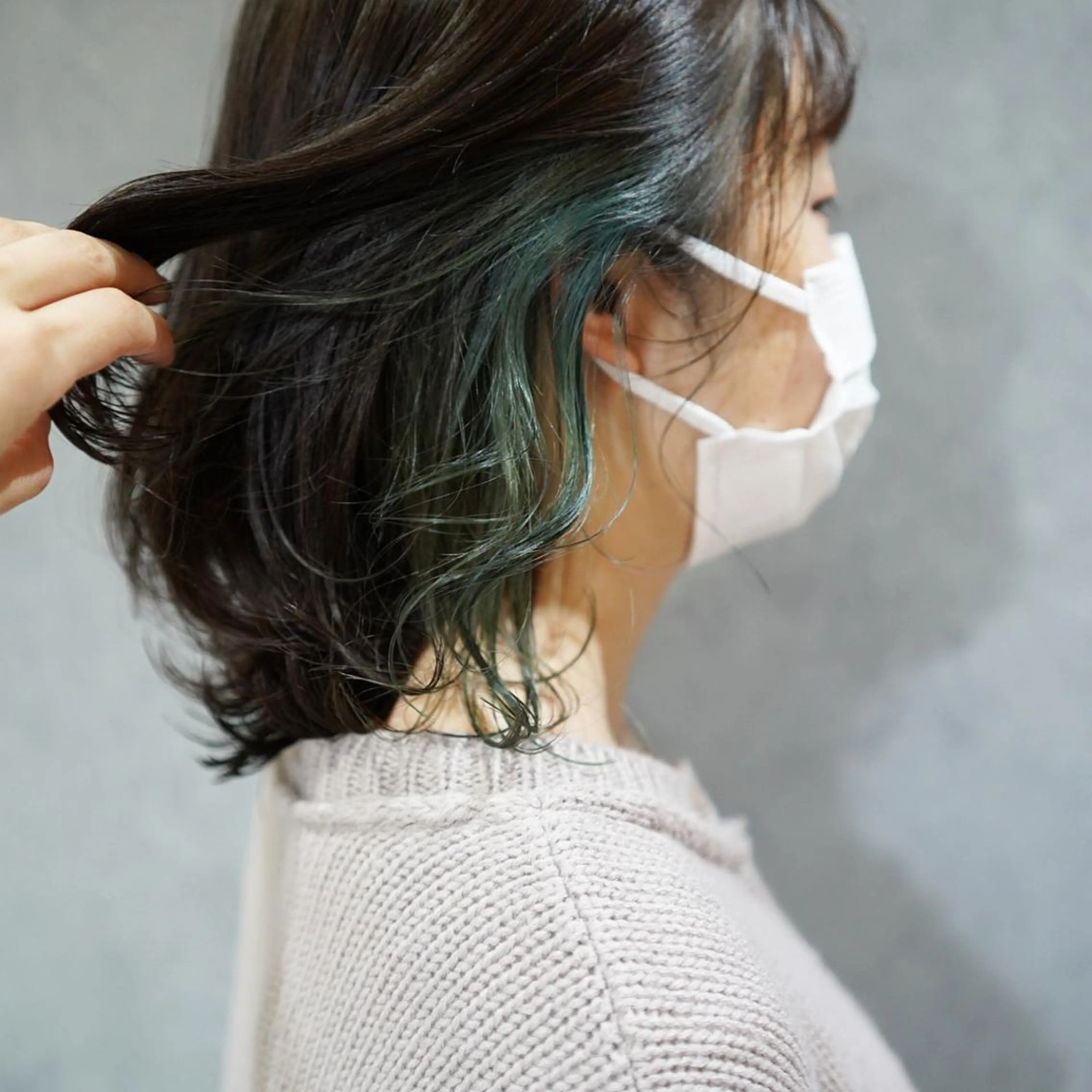 ミディアム カラー 伊藤 玲衣のヘアスタイル