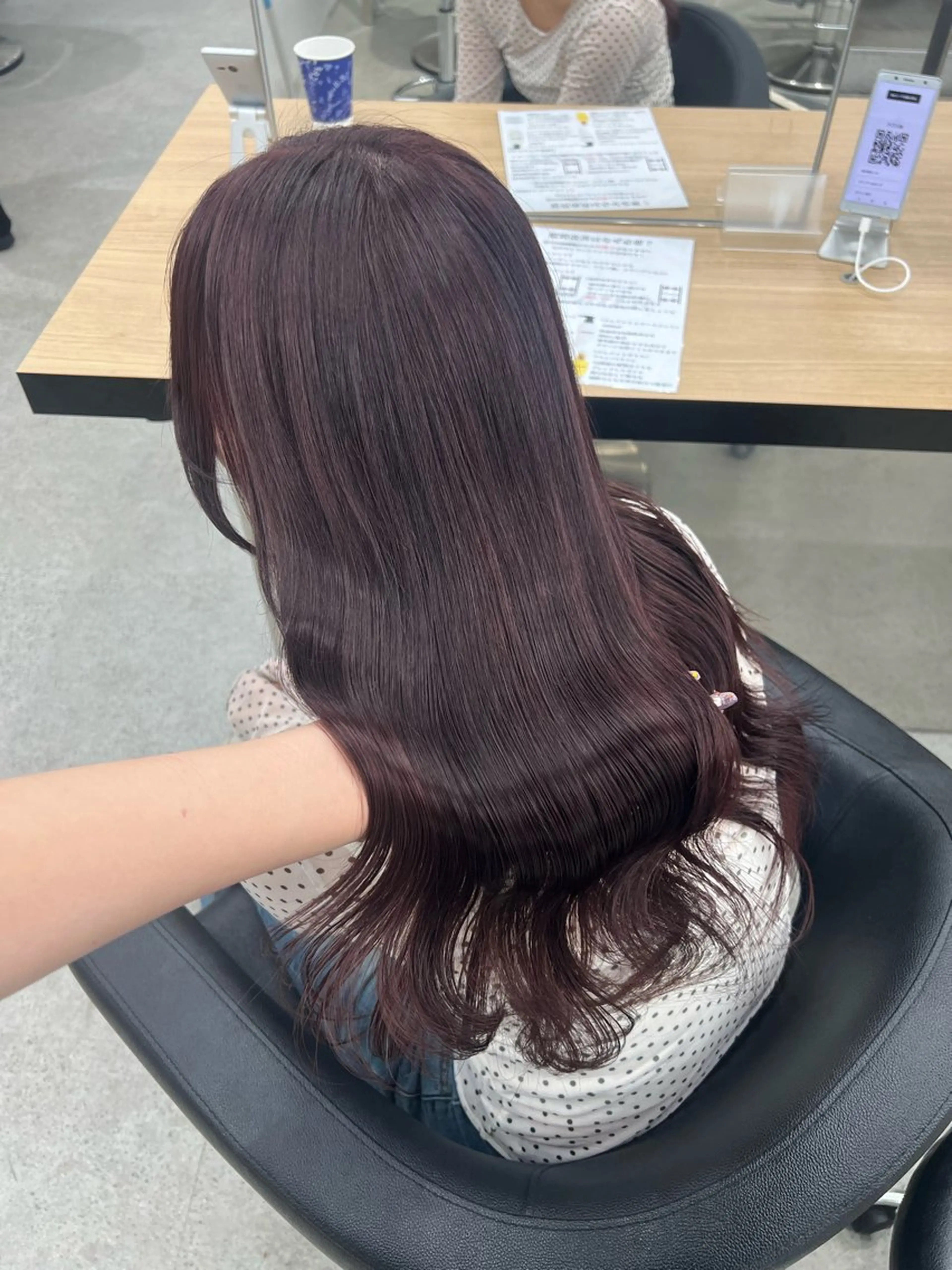 ロング カラー ブリーチ 髪質改善 トリートメント ヘアカラー 💗愛され暖色💗 ピンク/レッド💗のヘアスタイル