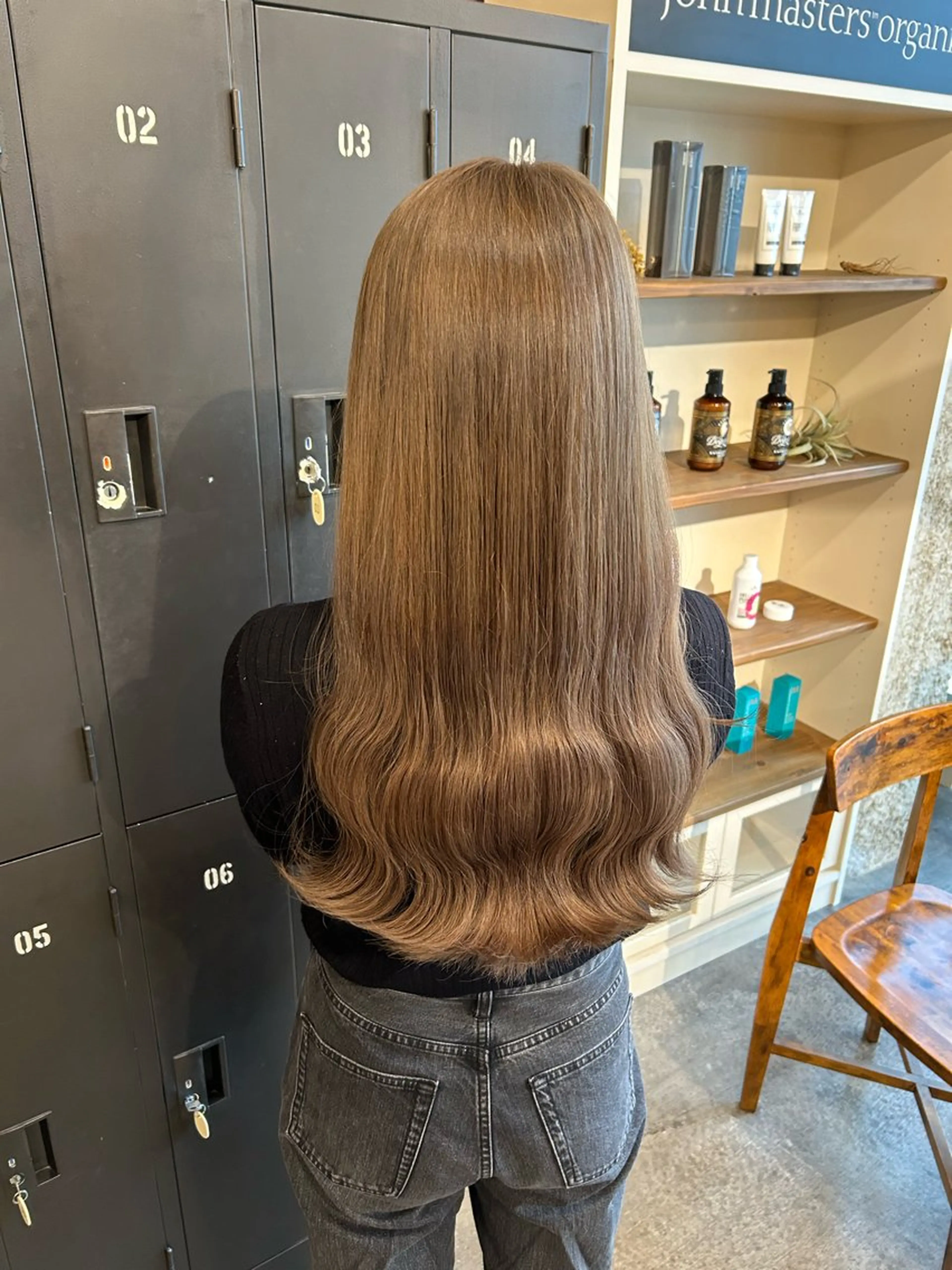 セミロング カラー ベージュカラー ミルクティーベージュ ヘアカラー the BRIDGE 加藤みのりのヘアスタイル