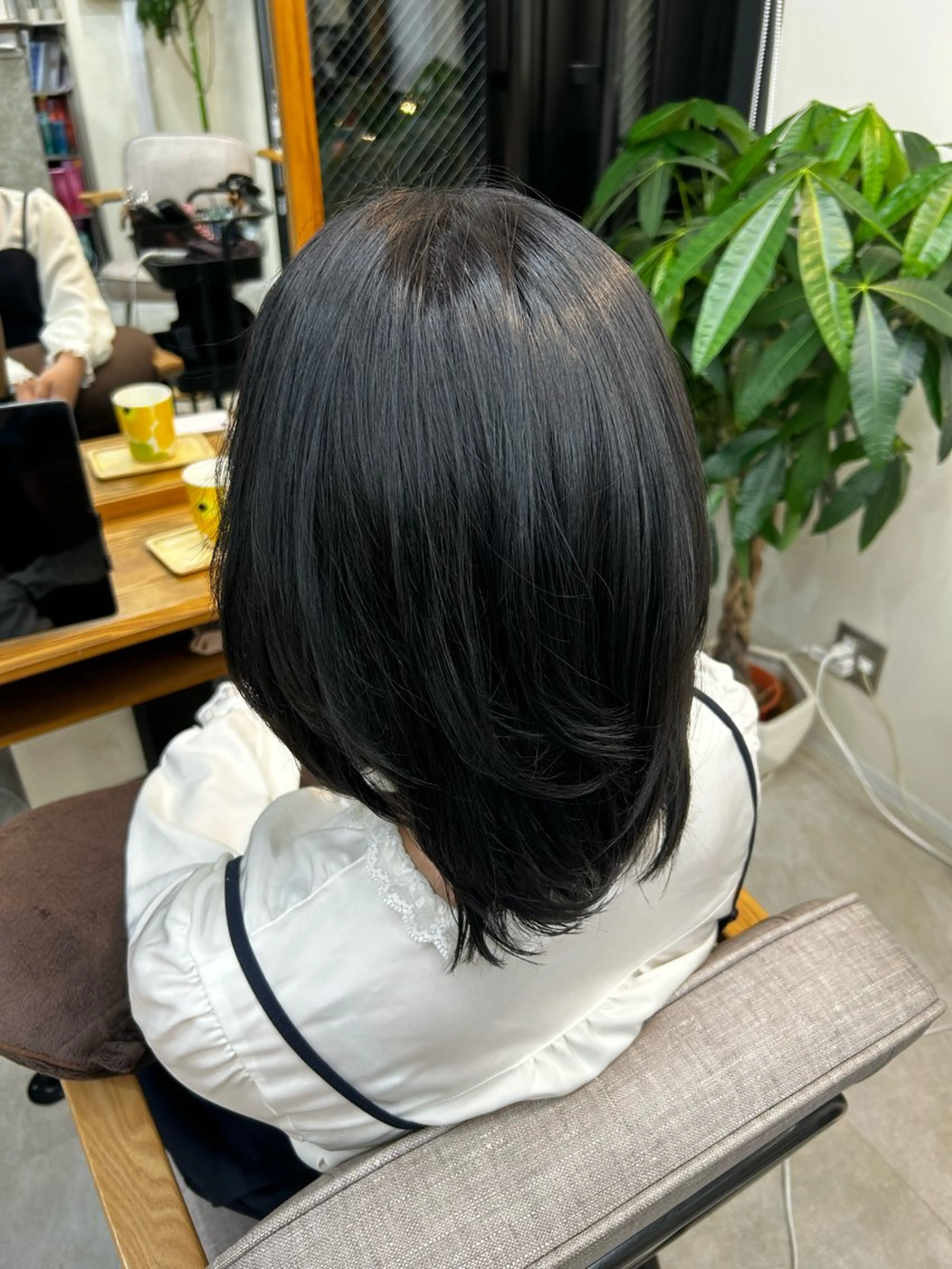 ミディアム ヘアカラー トリートメント 桜木町 2分 ミセスショートのヘアスタイル