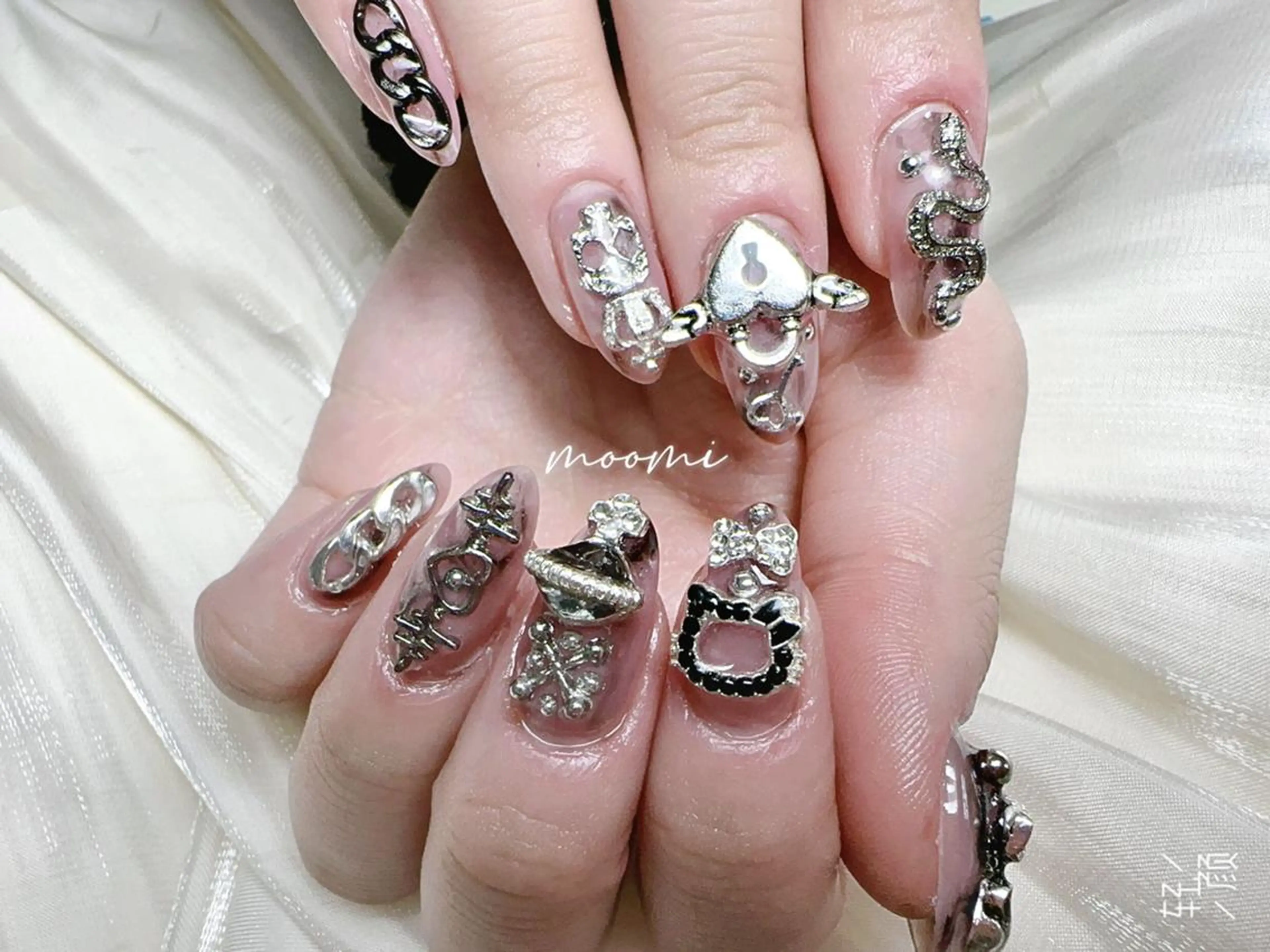 ネイル 長さ出し ジェルネイル グラデーション 韓国ネイル マグネットネイル moomi nail スカルプ専門のネイルデザイン