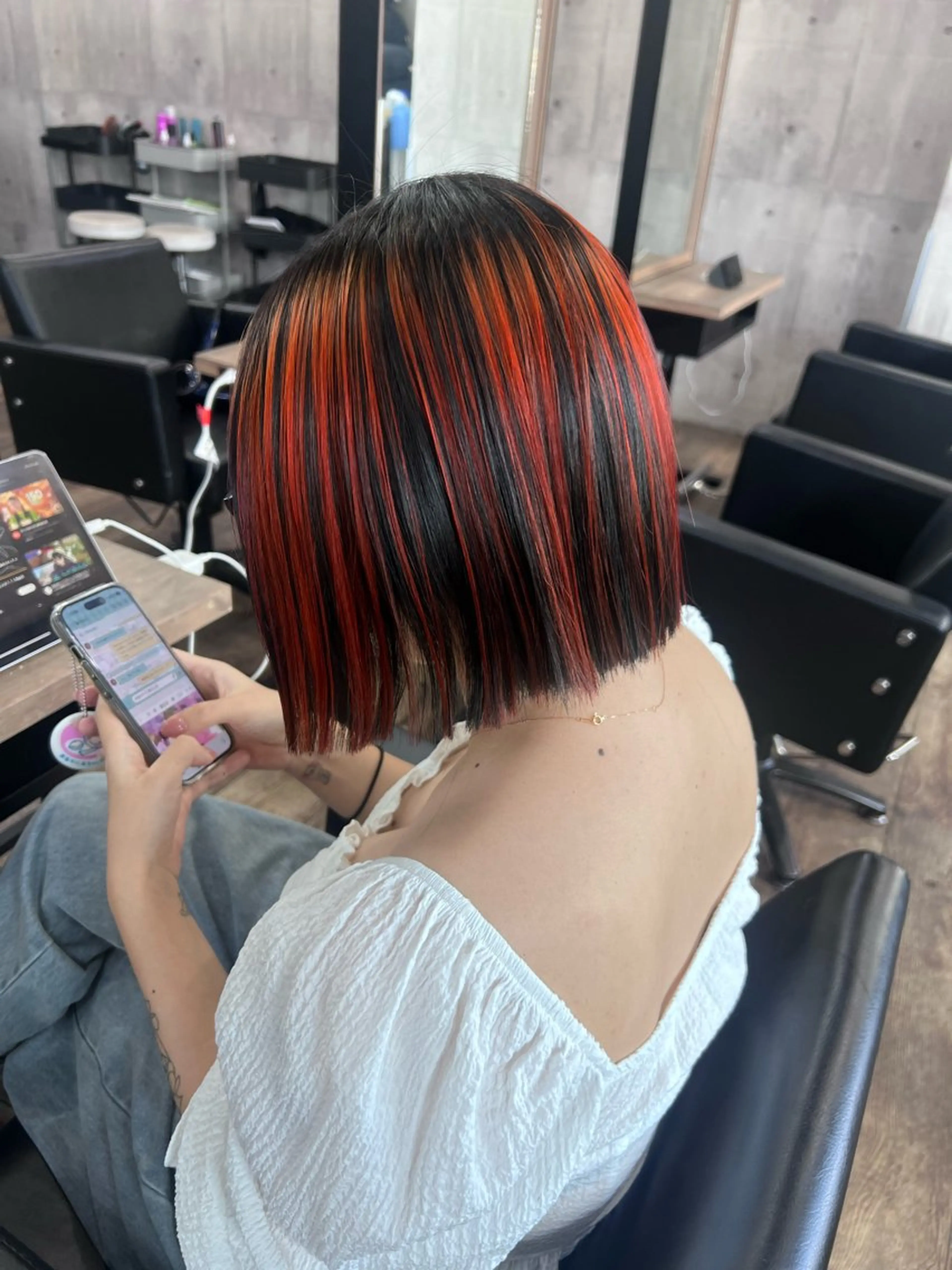 ミディアム ボブ ハイライト レイヤーカット サニーサイド大名 ダブルカラー髪質改善のヘアスタイル