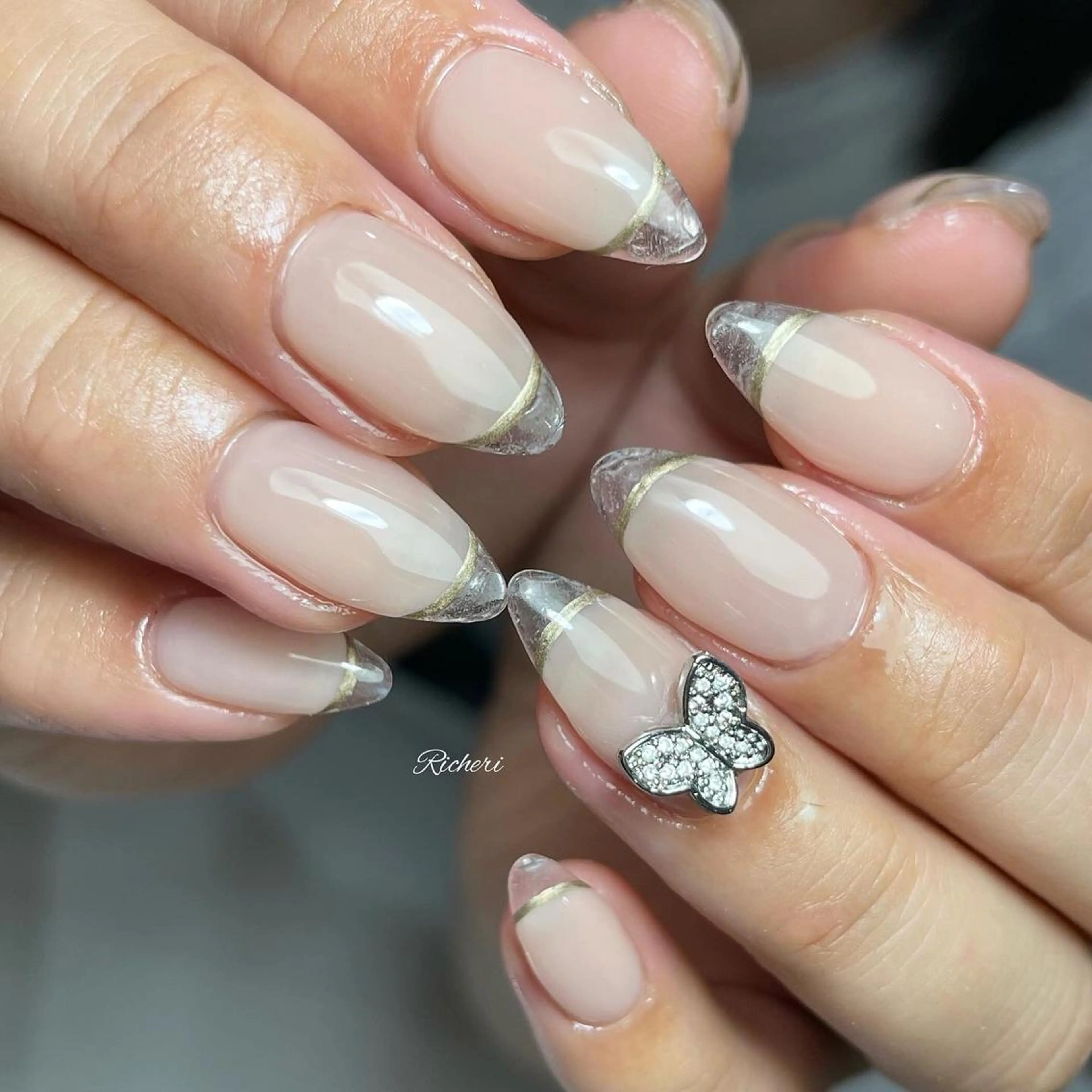 ミディアム ネイル 韓国風ヘア アートネイル クリアネイル フレンチネイル ジェルネイル richeri beautyのエステ・リラクイメージ