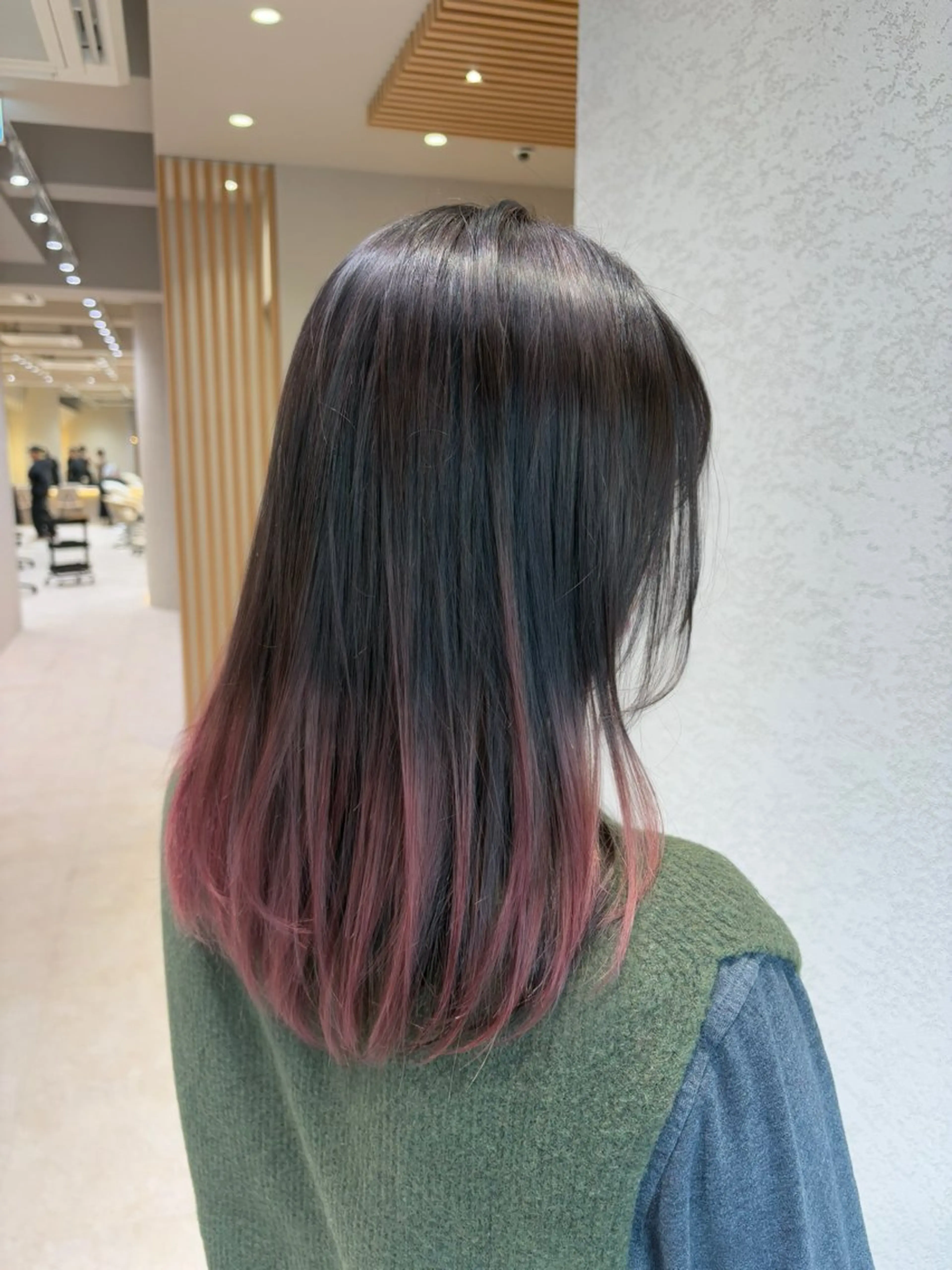 セミロング ヘアカラー ブリーチ🌟リタッチ 🎠KANON🎡のヘアスタイル
