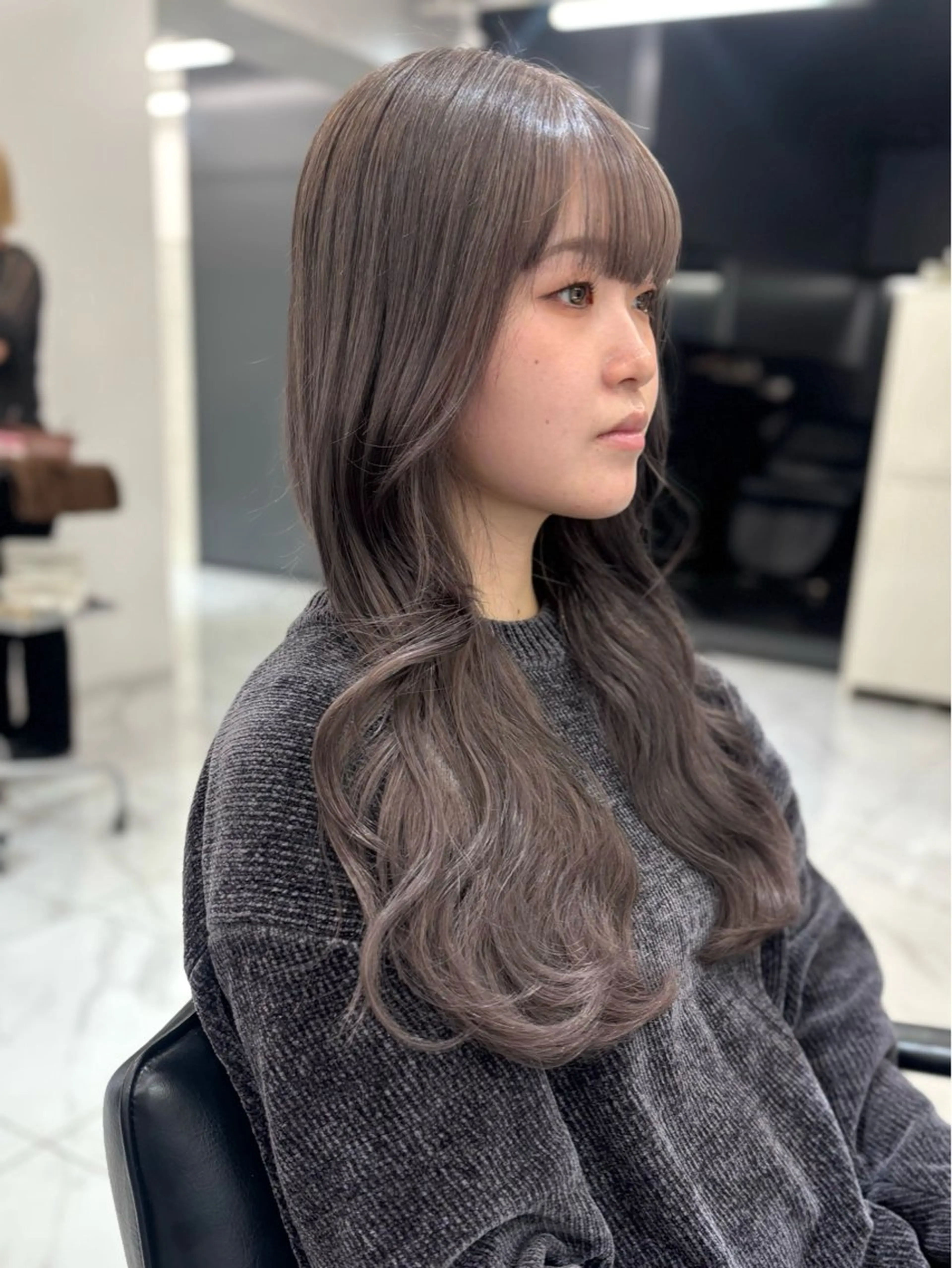 ロング カラー ブリーチ ダークグレー ダークグレージュ グレージュ ヘアカラー トリートメント 🩶大人韓国ヘア 渋谷/Satsukiのヘアスタイル
