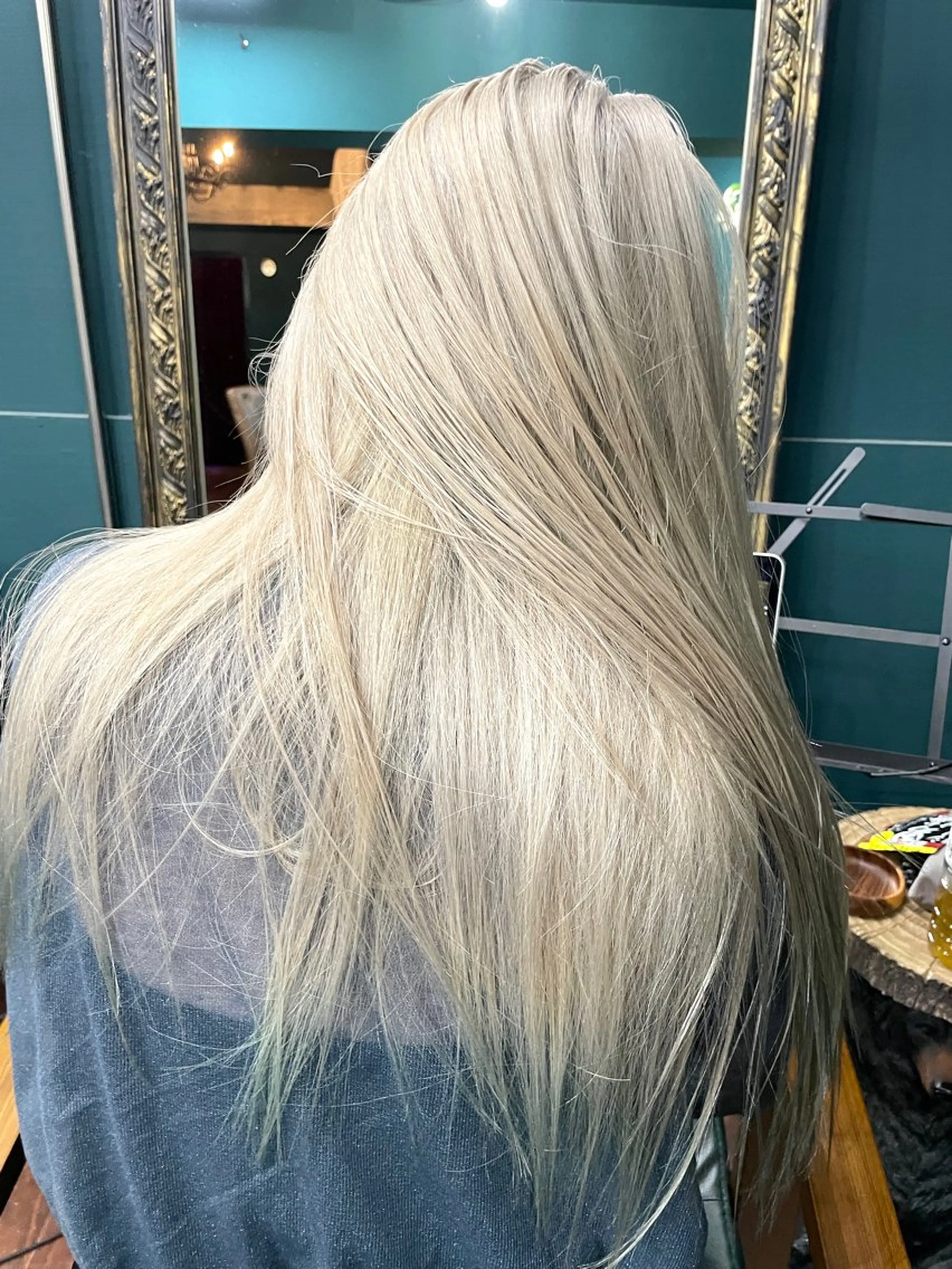 ロング カット ヘアカラー トリートメント vivre libreのヘアスタイル