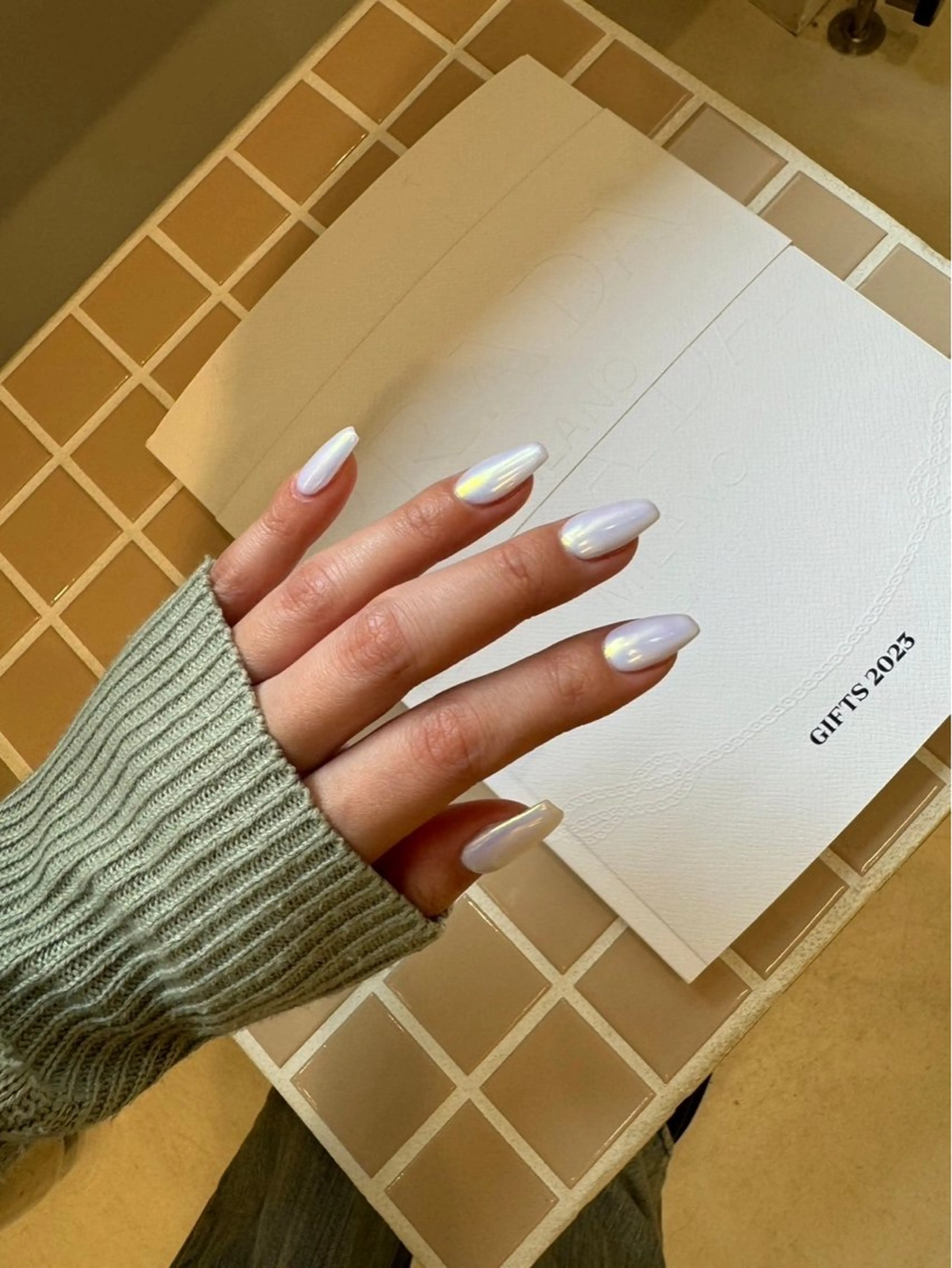 パールorオーロラミラーネイルの写真