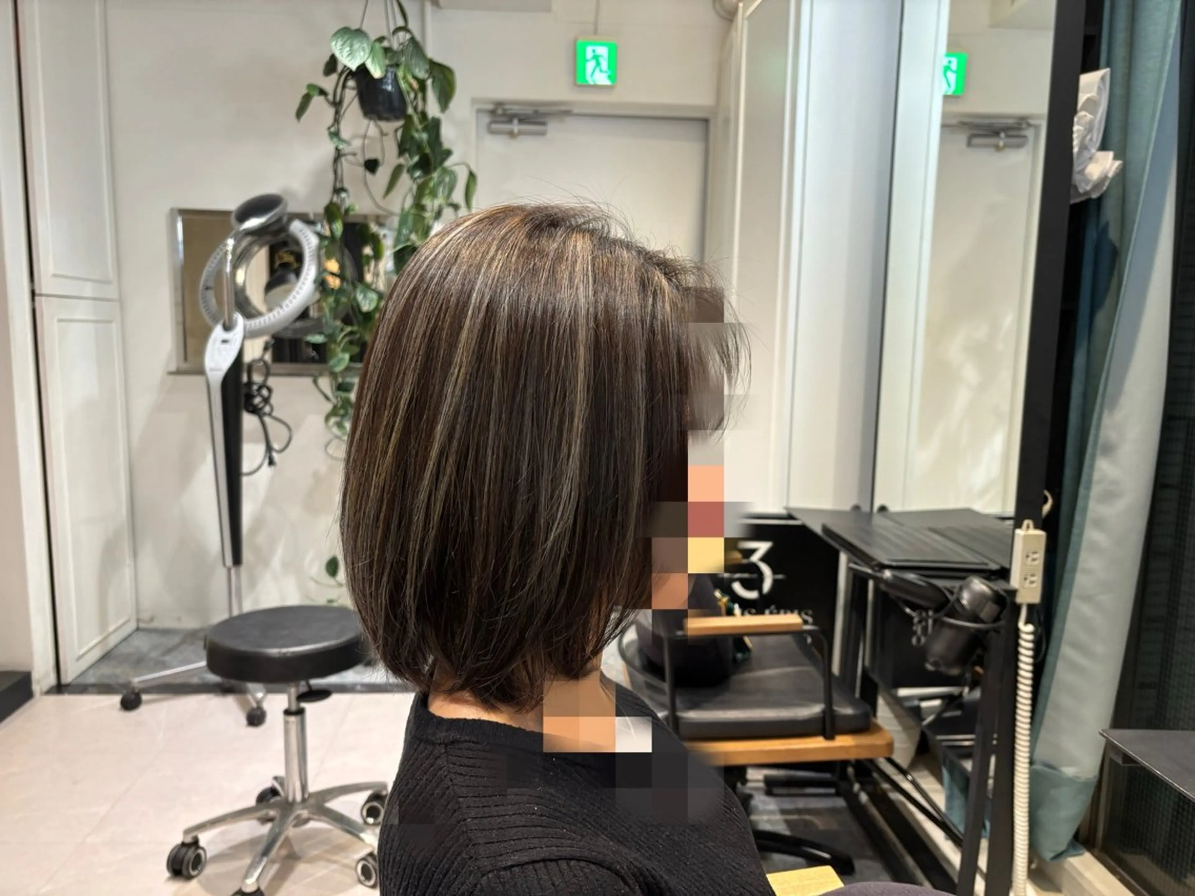 ミディアム カラー ハイライトカラー ハイライト ヘアカラー ニシムラ アヤカのヘアスタイル