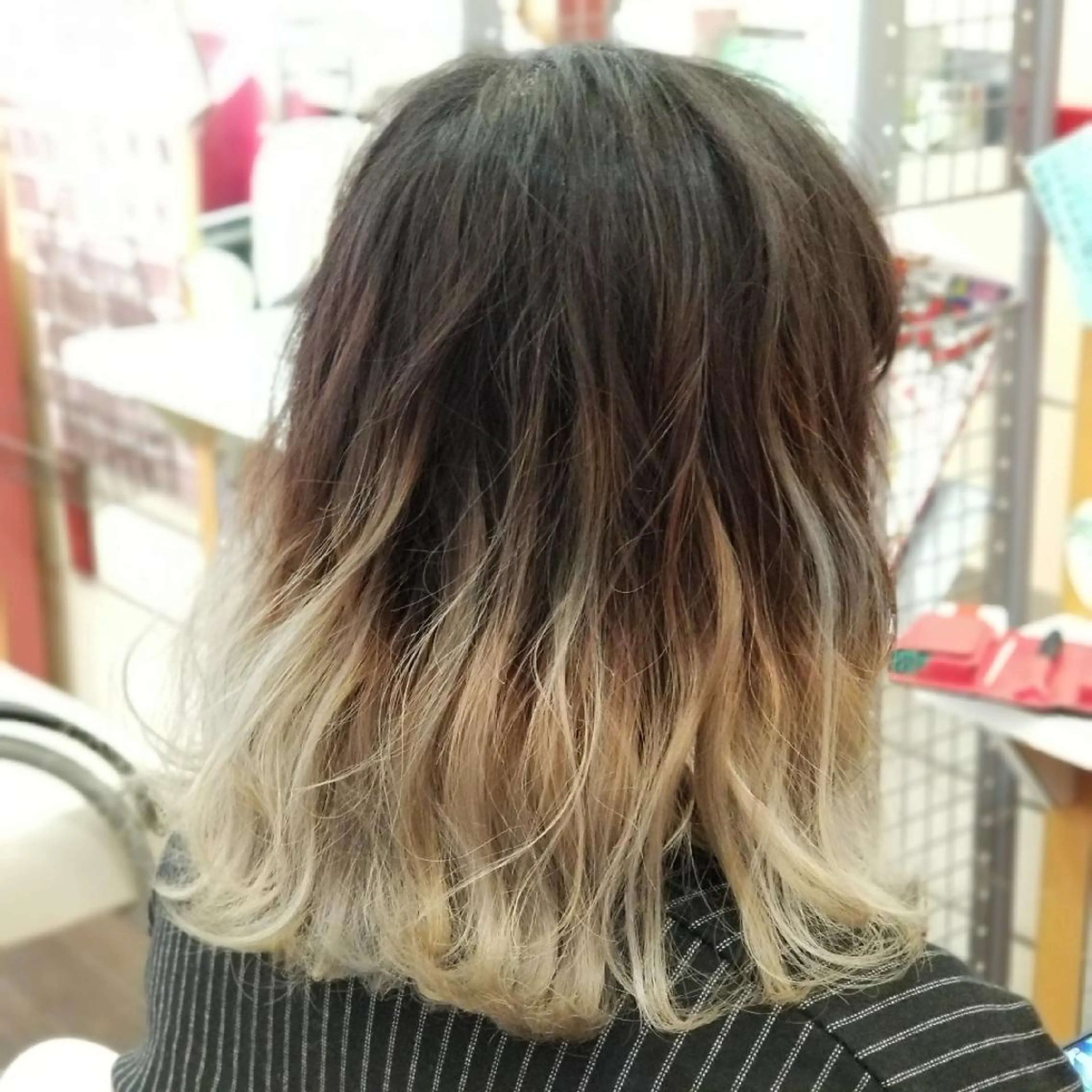 ミディアム ヘアカラー 植田 /エクステ /ブリーチ/髪質改善のヘアスタイル