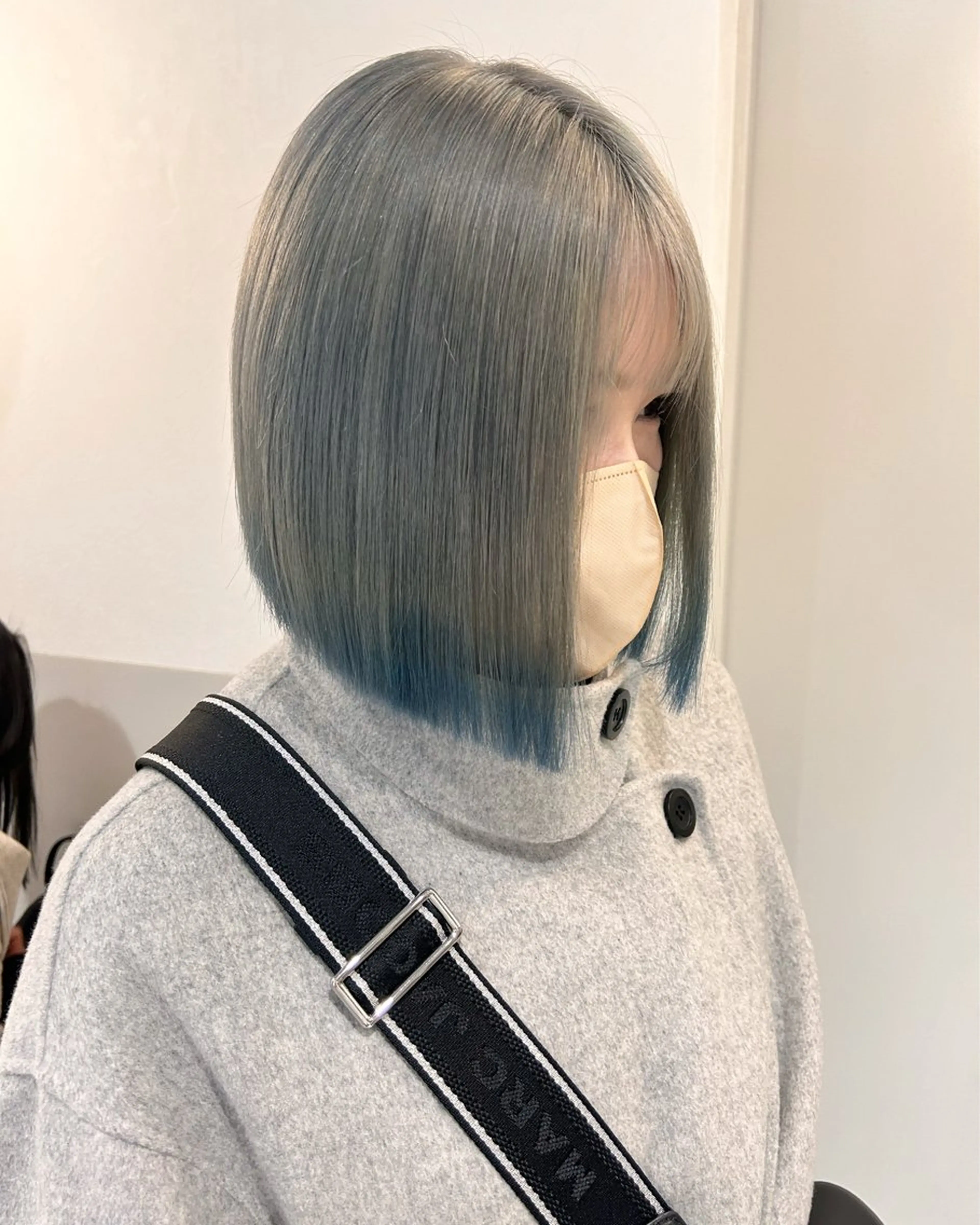 ミディアム カラー 薄田 珠美のヘアスタイル