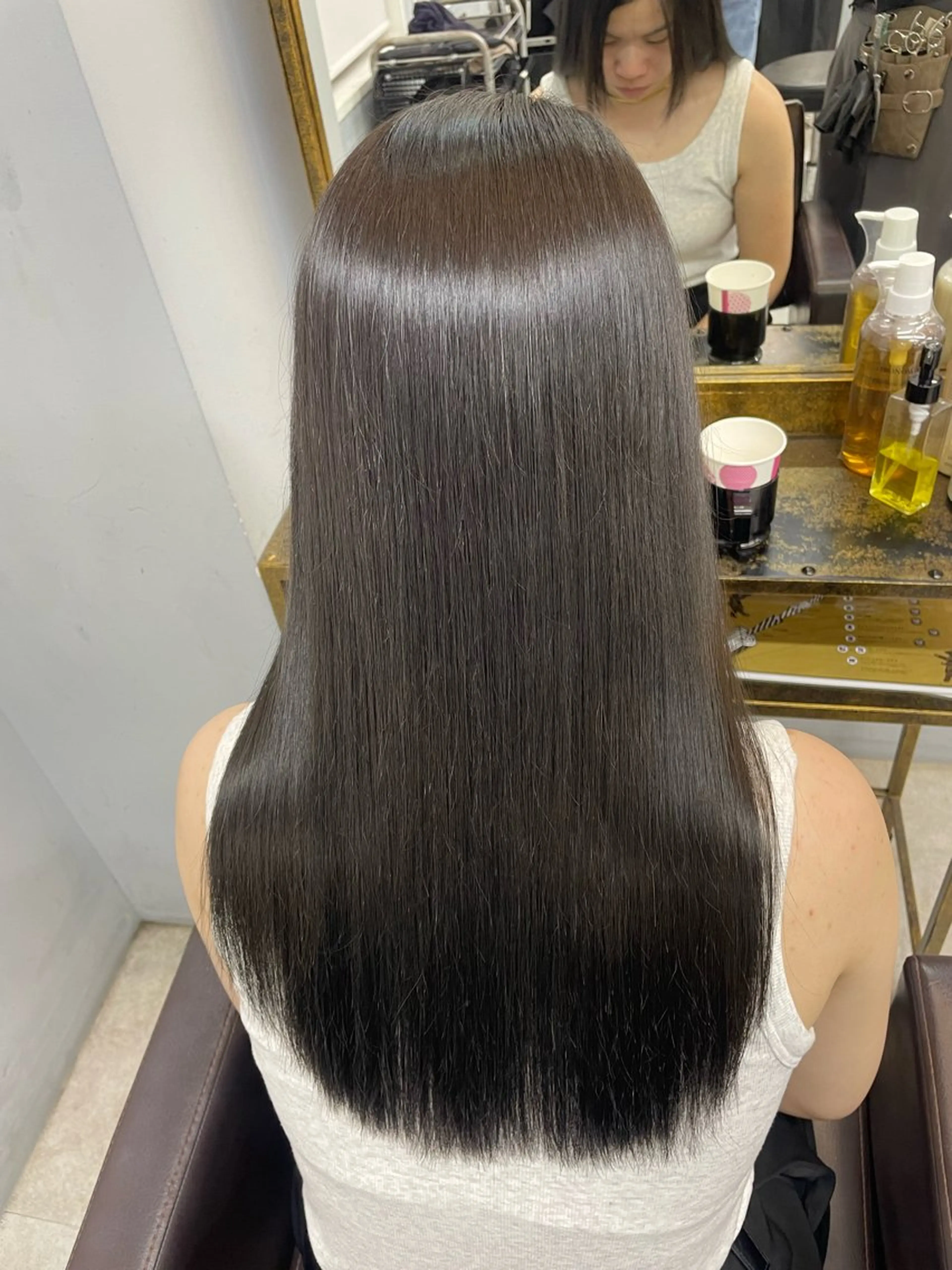 セミロング 佐藤 菜穂のヘアスタイル
