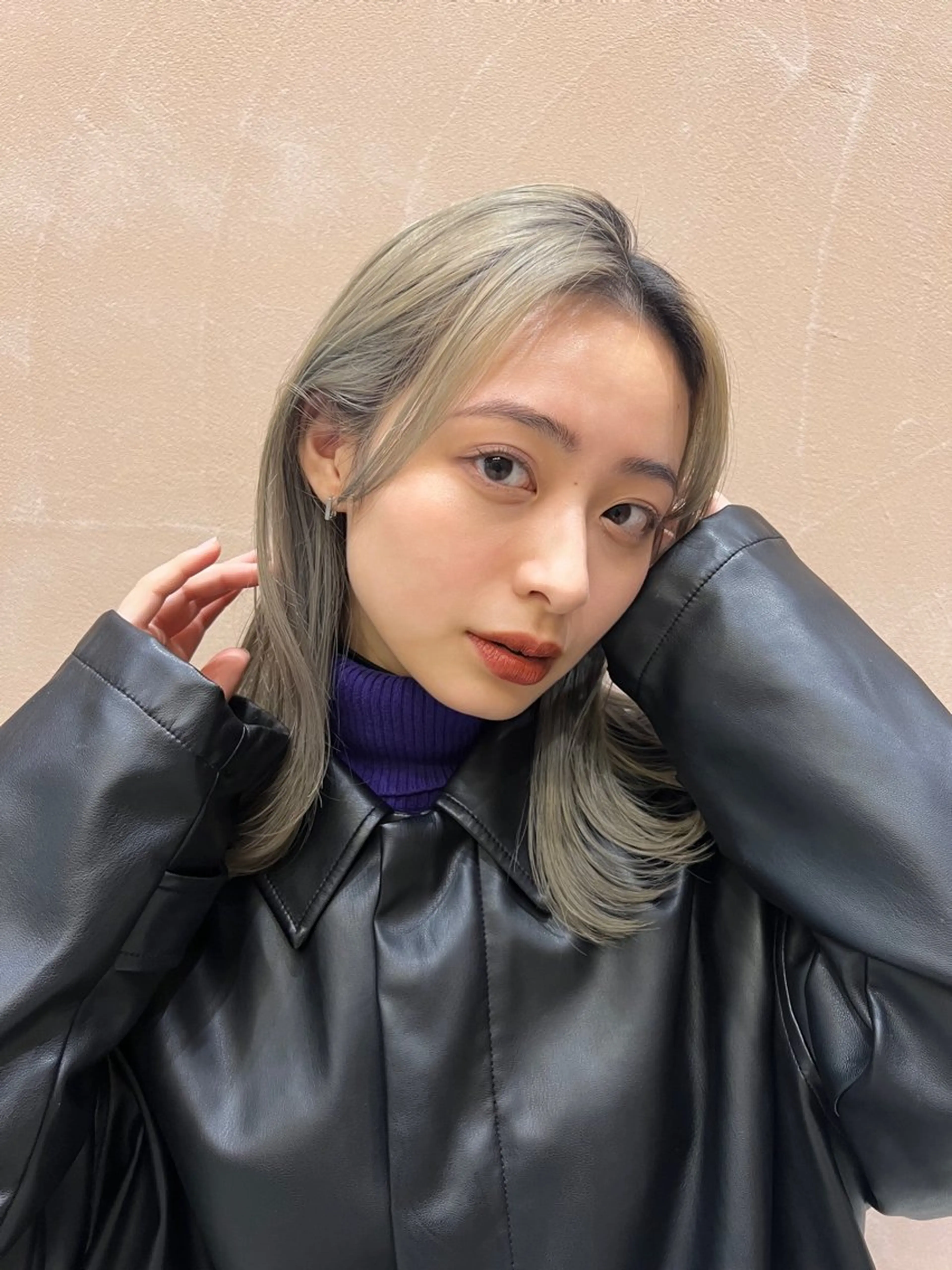 ミディアム カラー ブリーチ ダブルカラー ハイトーンカラー 透明感/ベージュ /kazui🐈のヘアスタイル