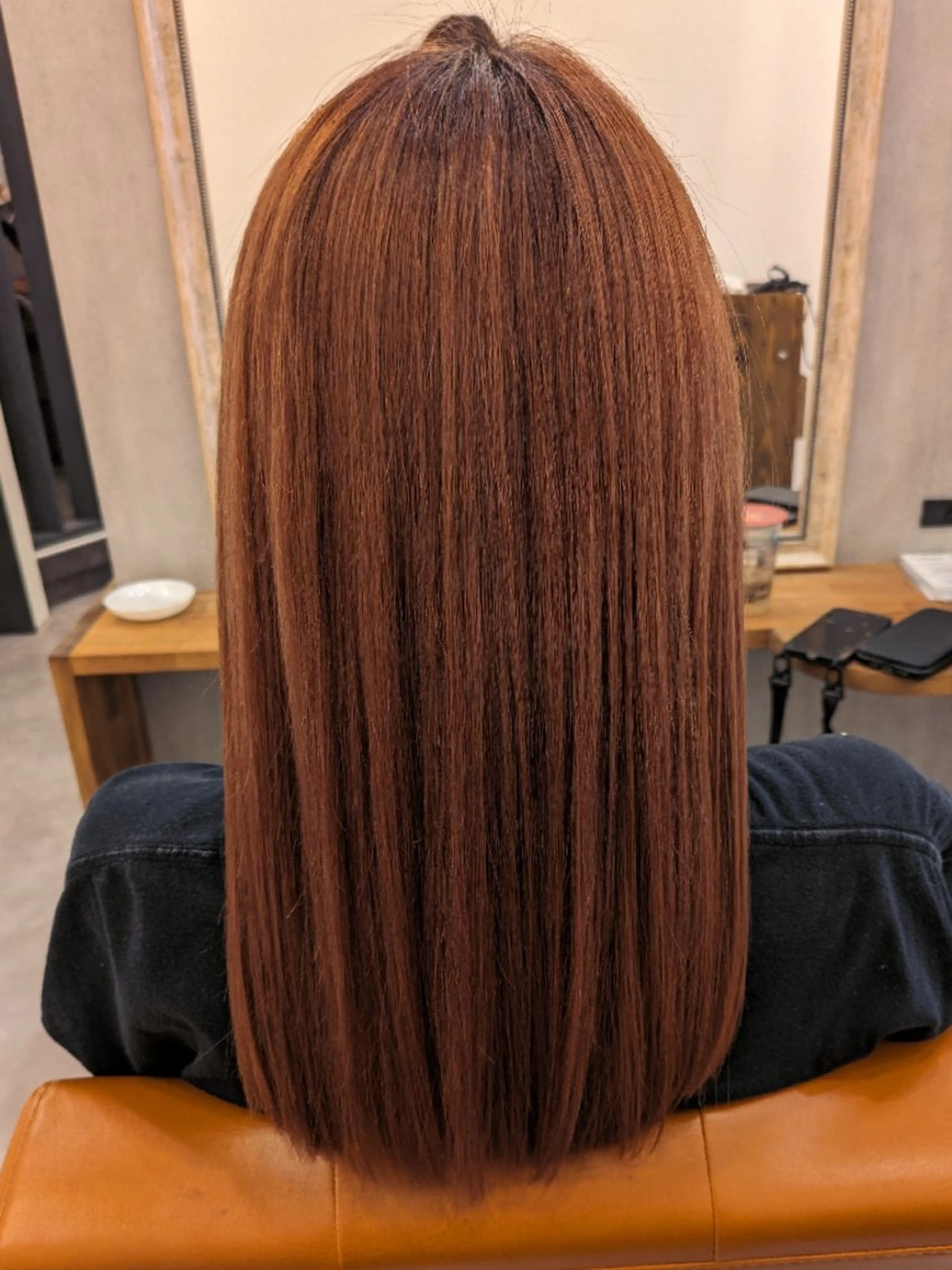セミロング カット ヘアカラー カサハラ リホのヘアスタイル