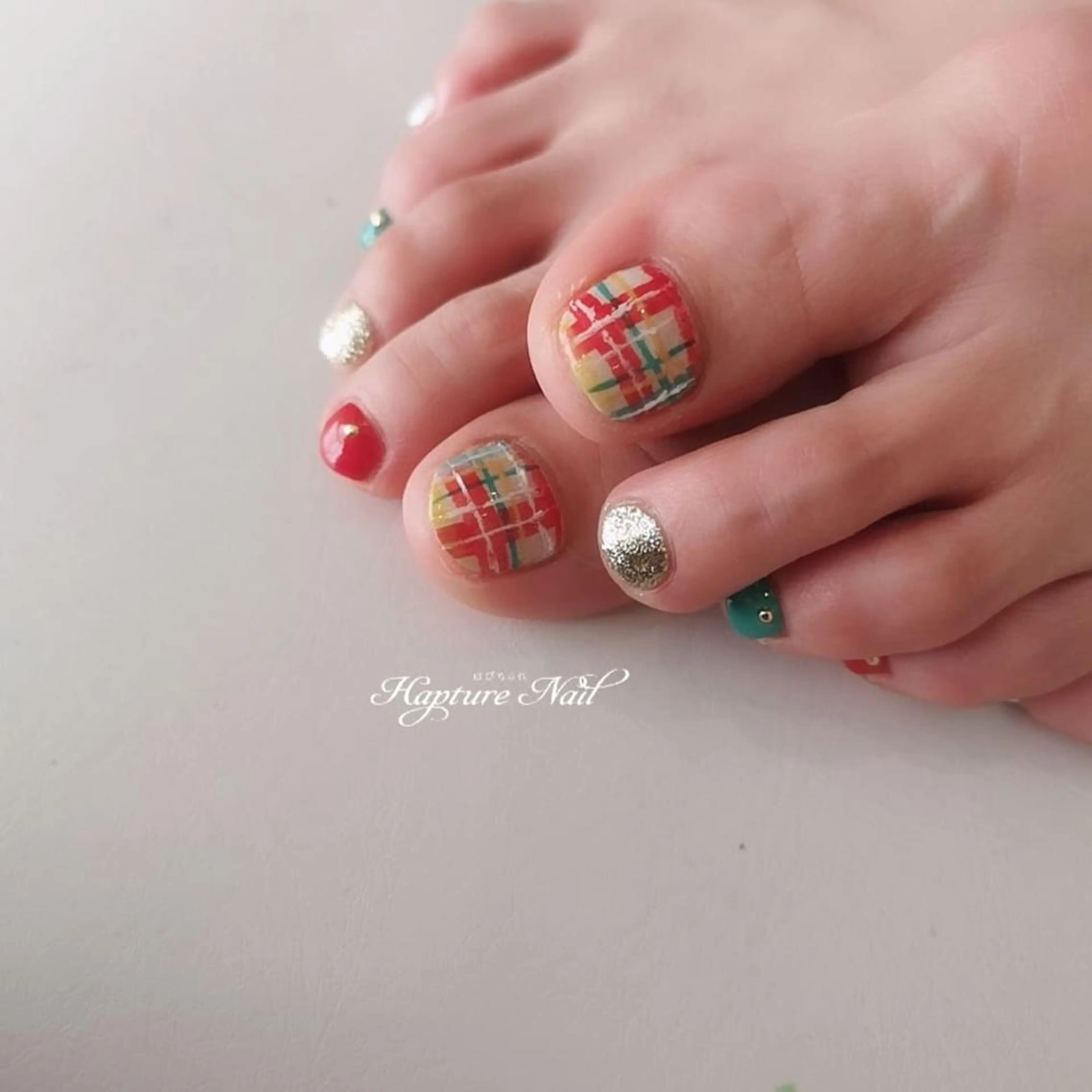 ネイル アートネイル フットネイル ゴールド グリーン 赤色 m- Hiroのネイルデザイン